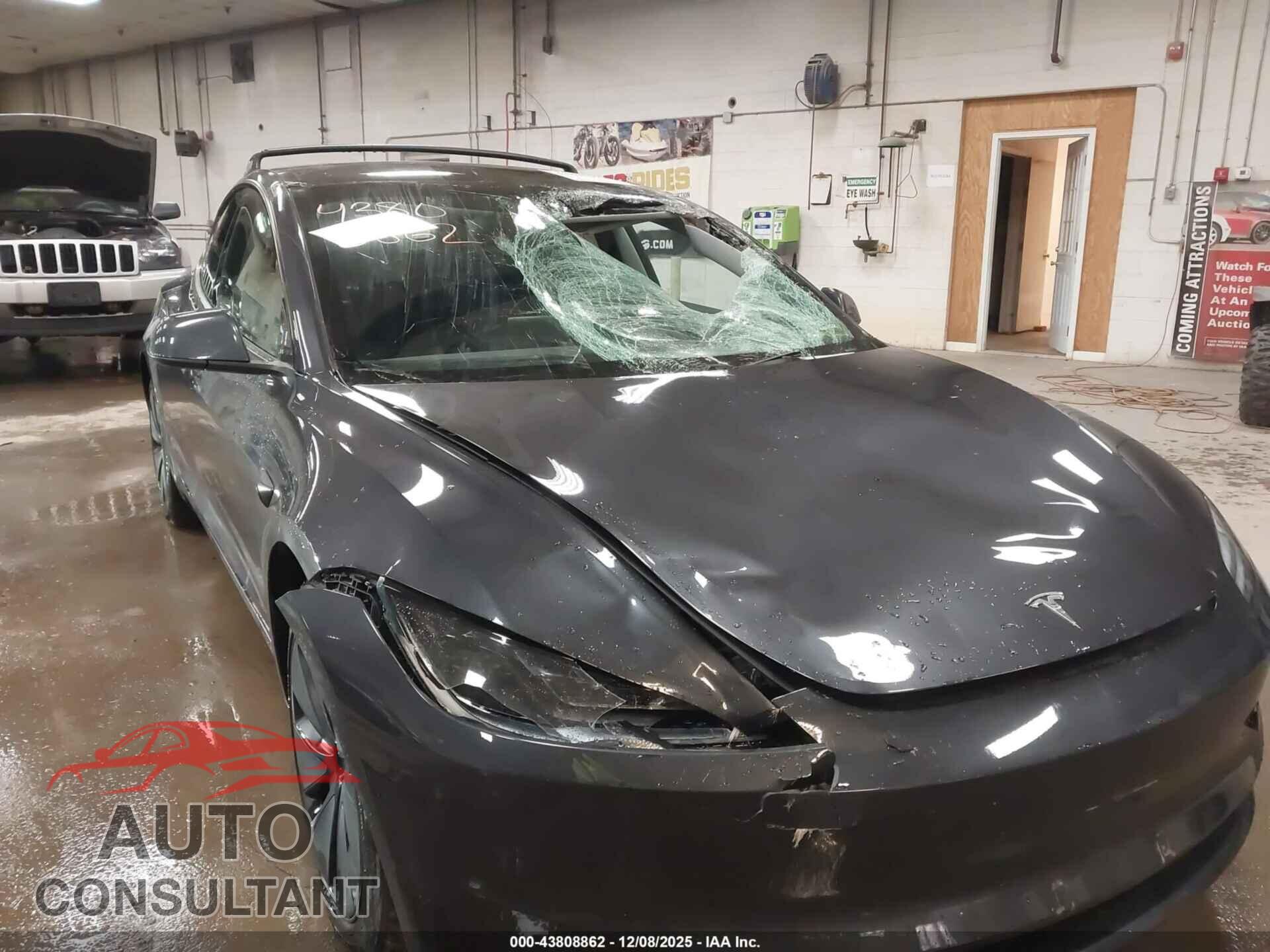 TESLA MODEL 3 2024 - 5YJ3E1EB2RF792911