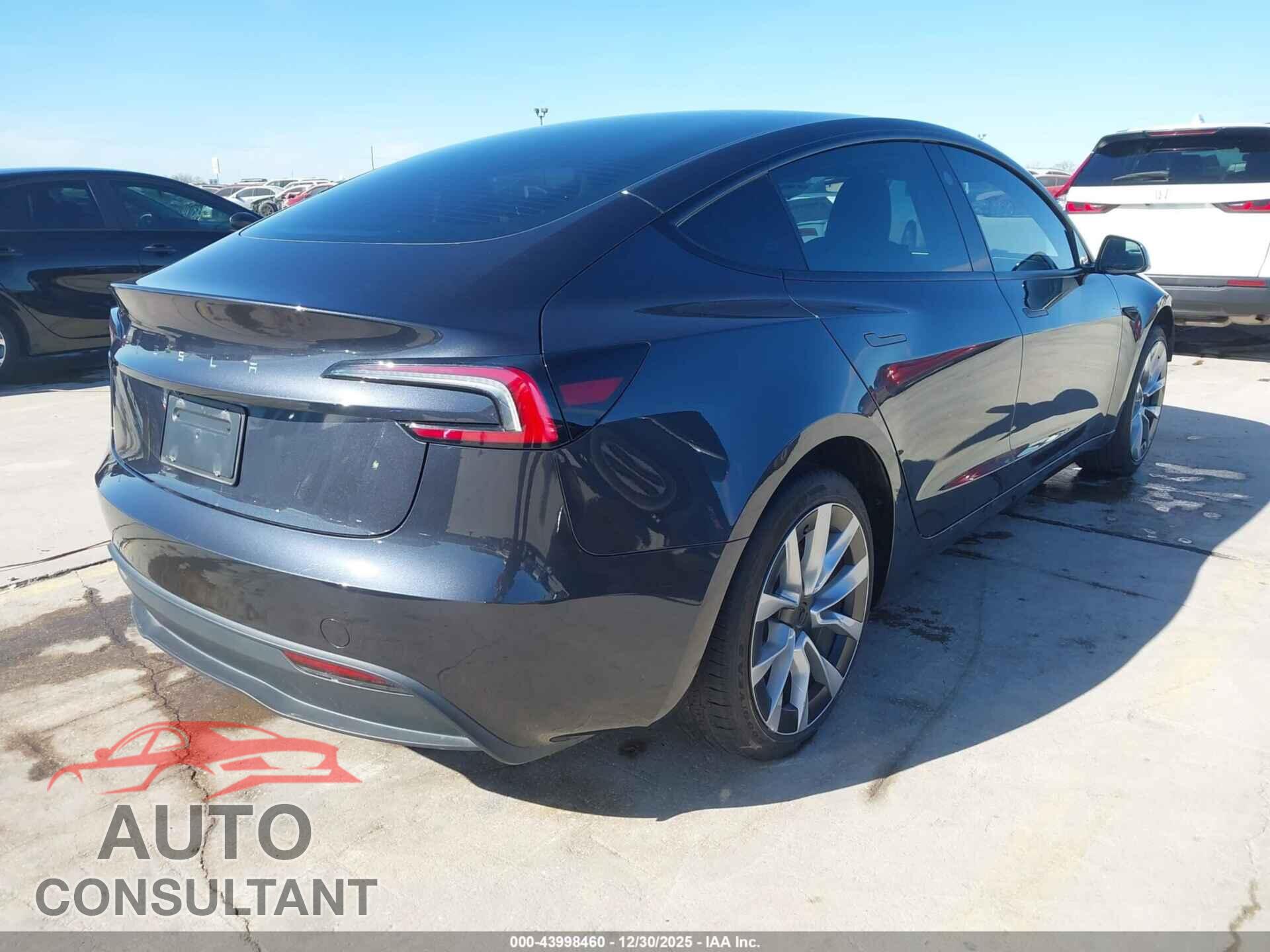 TESLA MODEL 3 2024 - 5YJ3E1EA4RF855644