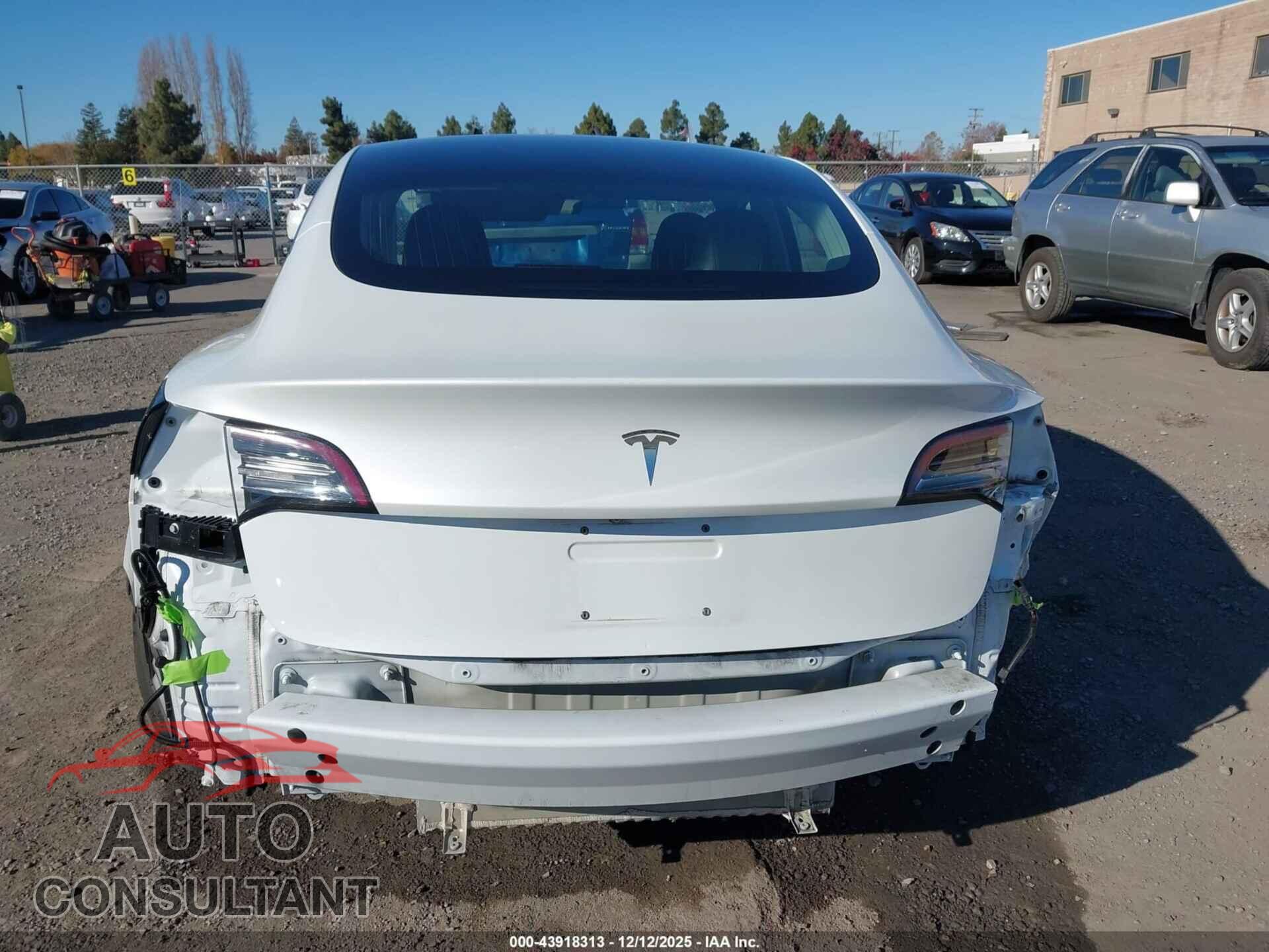 TESLA MODEL 3 2018 - 5YJ3E1EA0JF152997