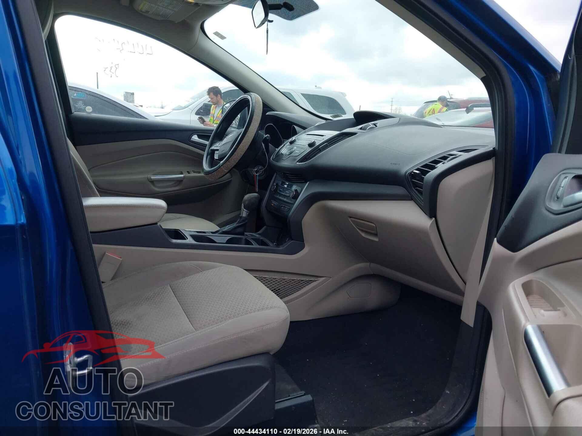 FORD ESCAPE 2017 - 1FMCU0G99HUA79903
