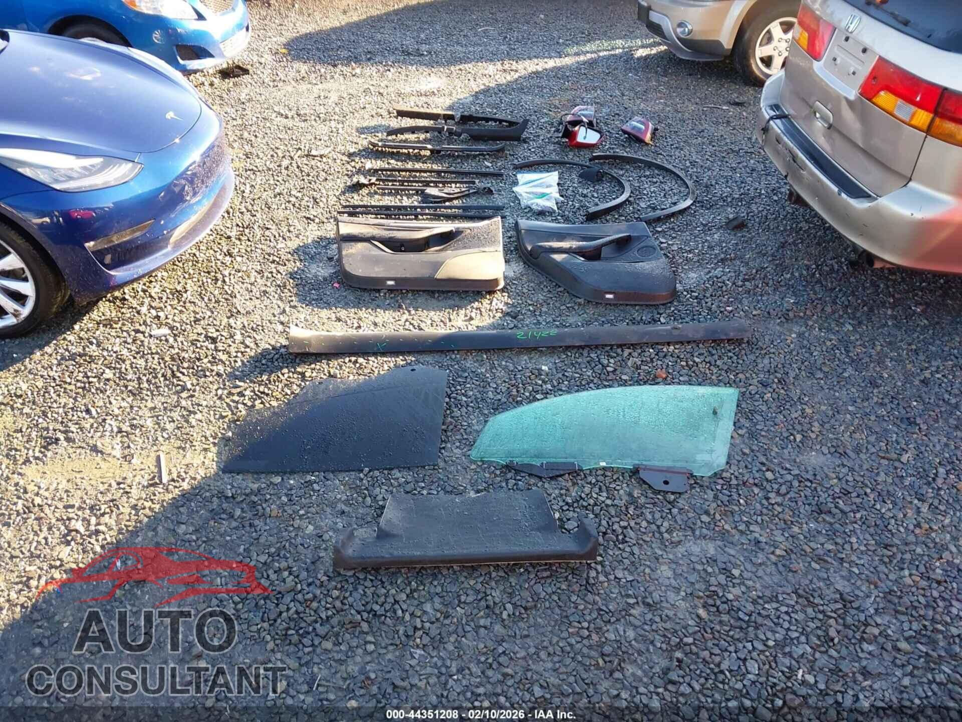 TESLA MODEL Y 2023 - 7SAYGDEE1PF838577
