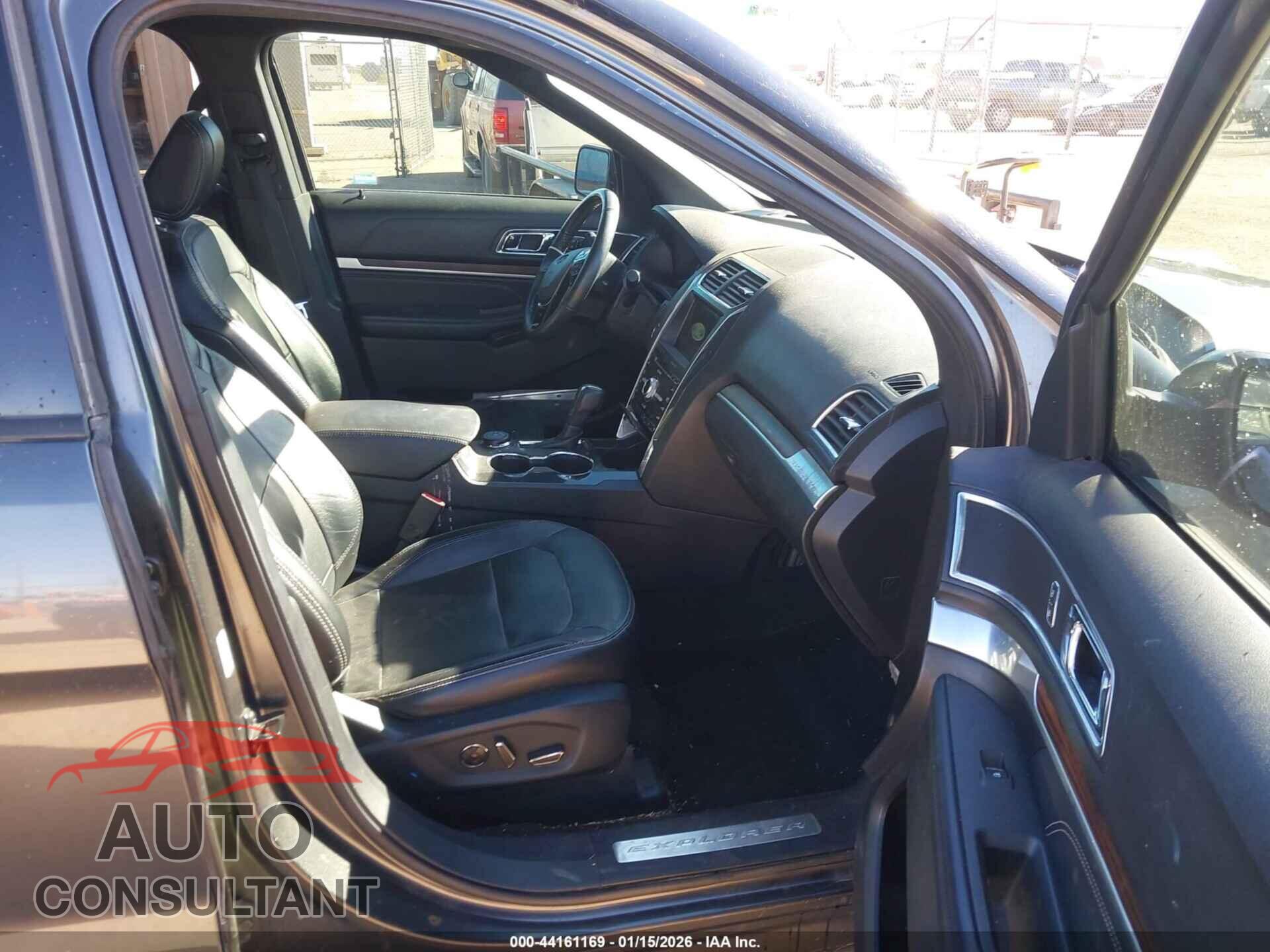 FORD EXPLORER 2018 - 1FM5K8F8XJGB30058