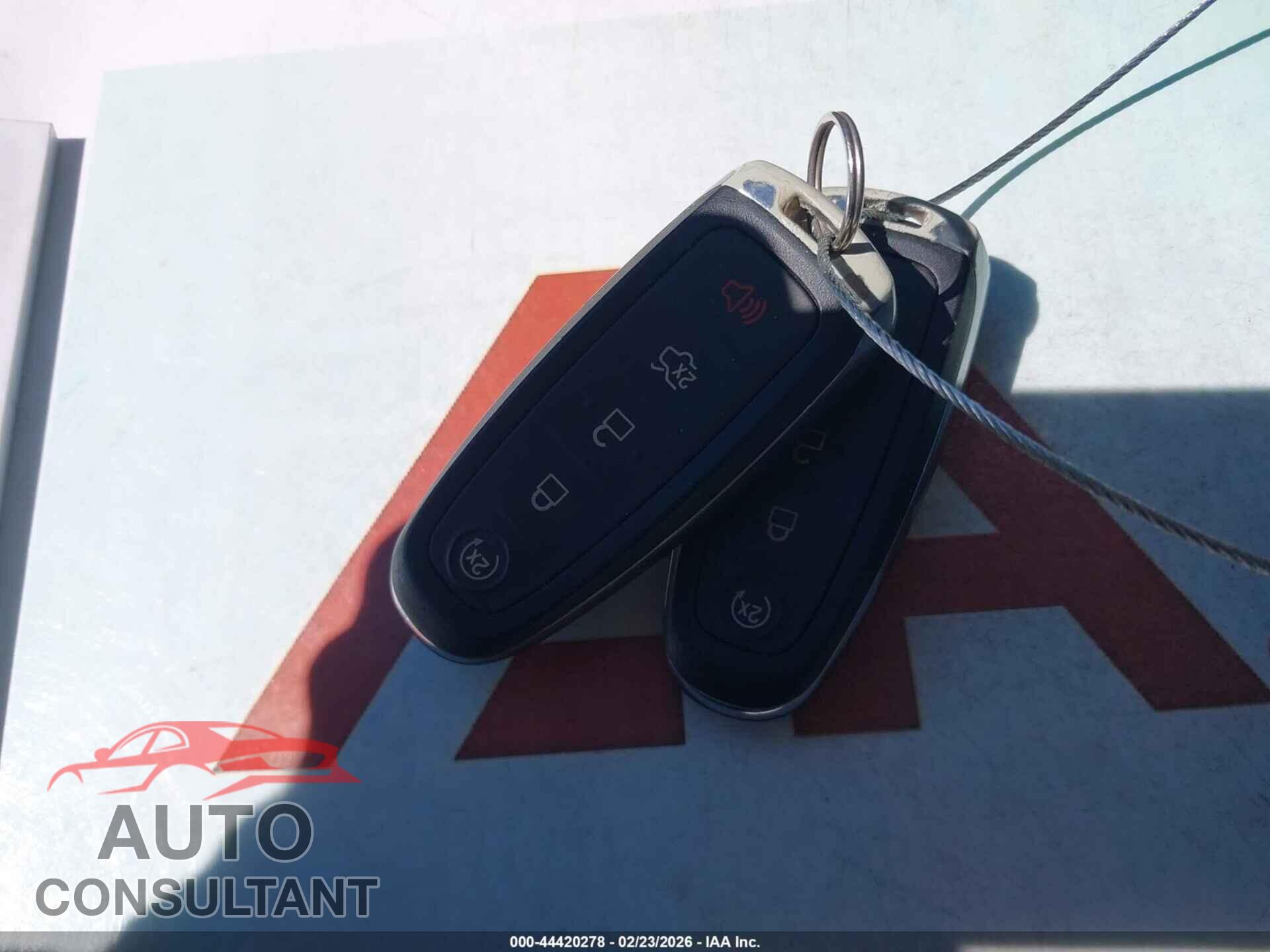 FORD ESCAPE 2017 - 1FMCU9J99HUD05967