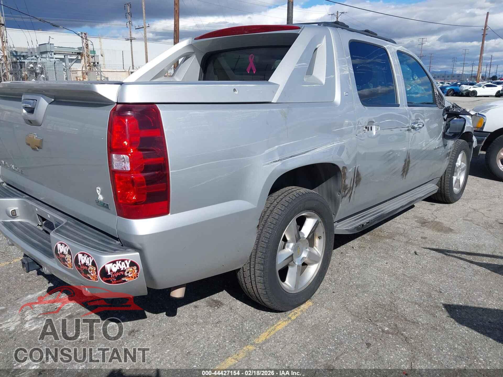 CHEVROLET AVALANCHE 1500 2011 - 3GNMCFE06BG341736