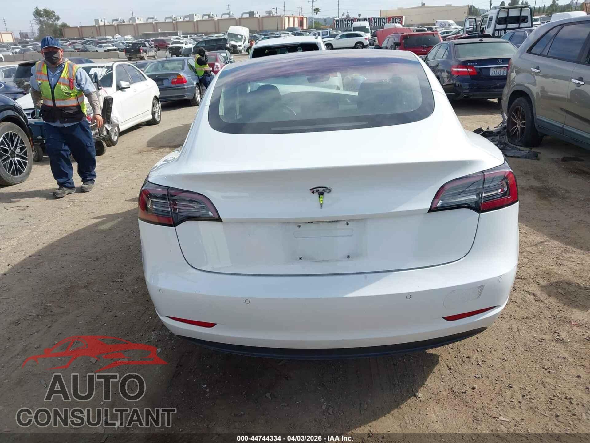 TESLA MODEL 3 2018 - 5YJ3E1EA9JF050677