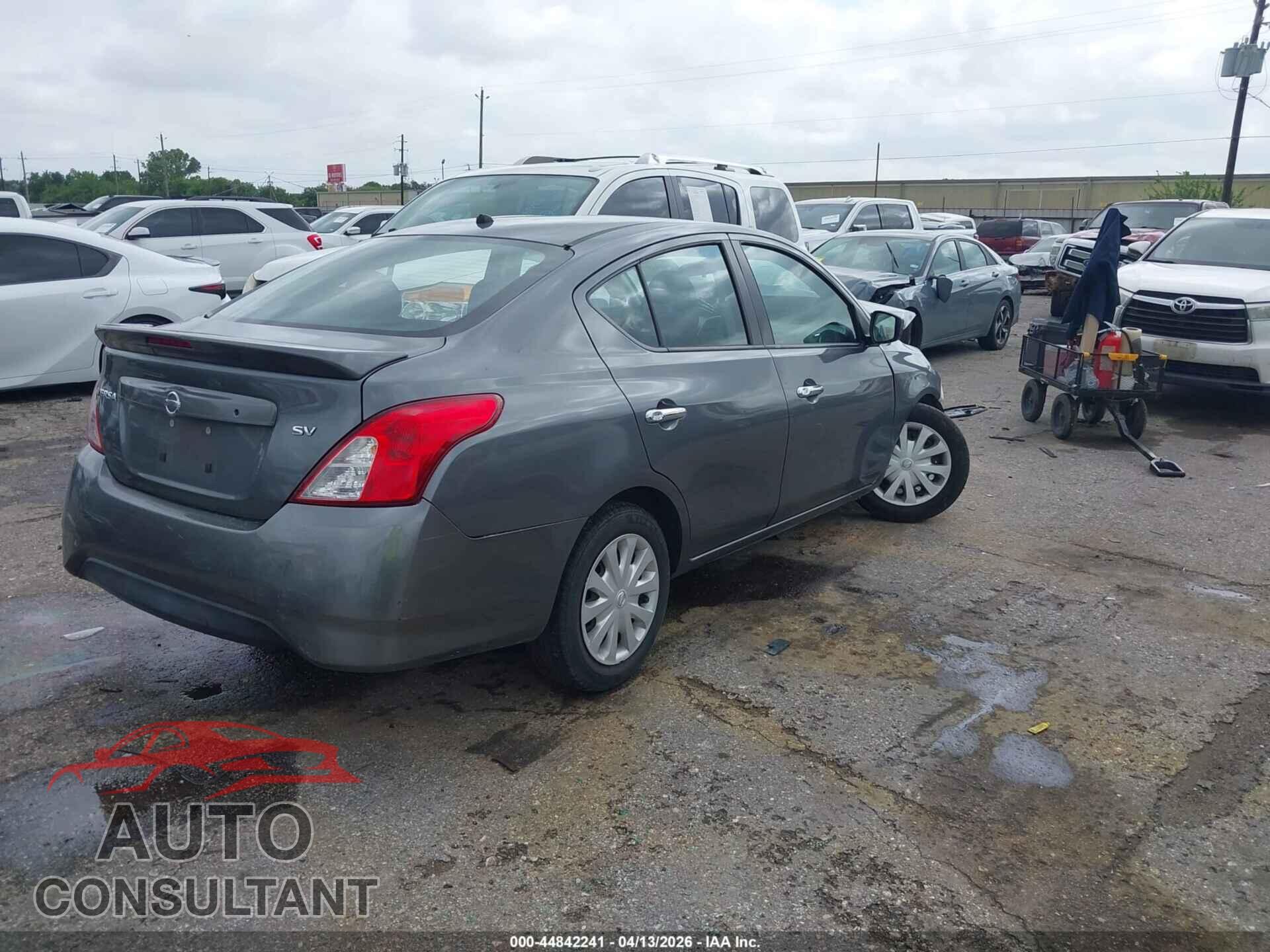 NISSAN VERSA 2017 - 3N1CN7AP3HL877280