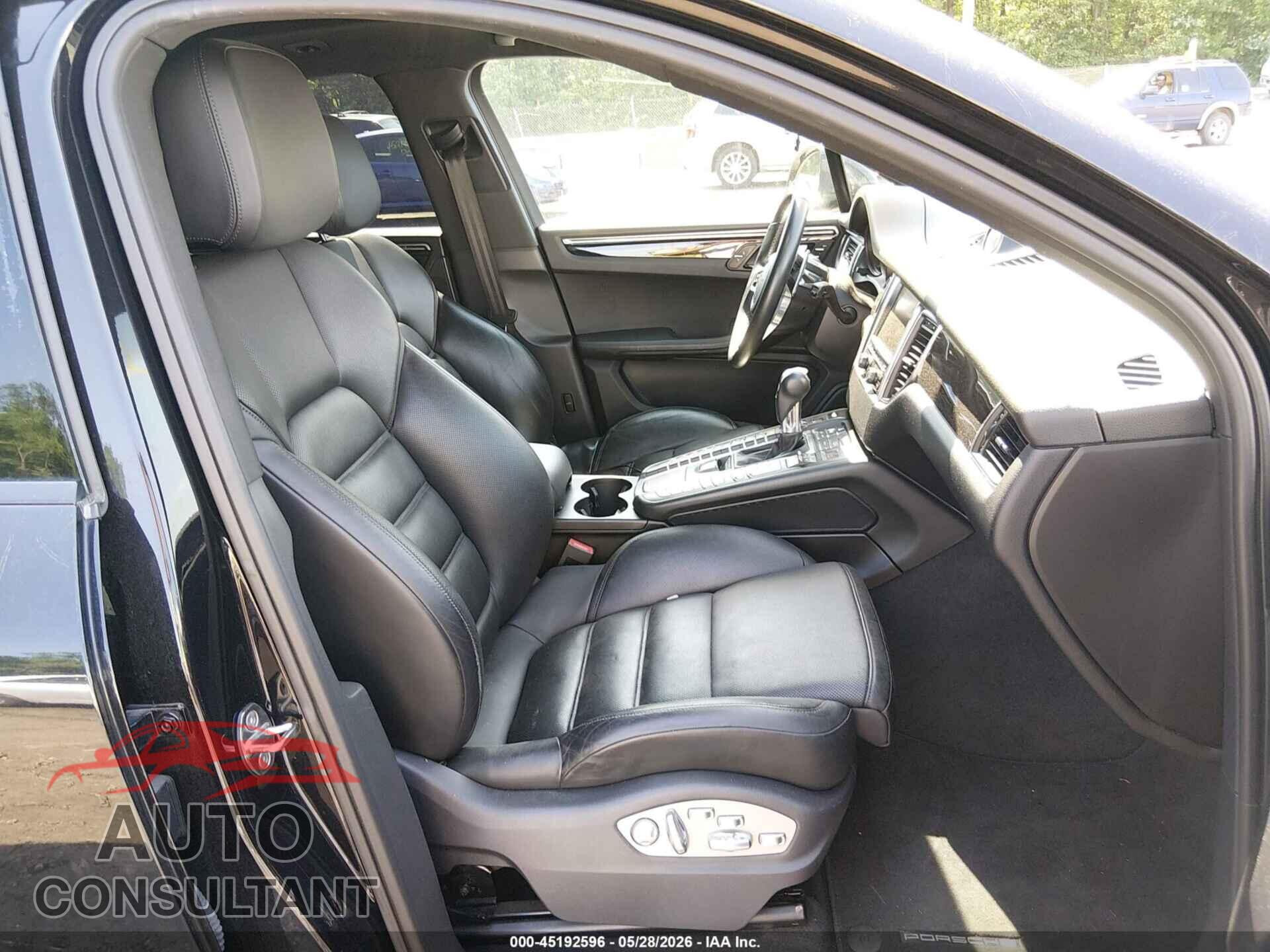 PORSCHE MACAN 2015 - WP1AB2A56FLB53802