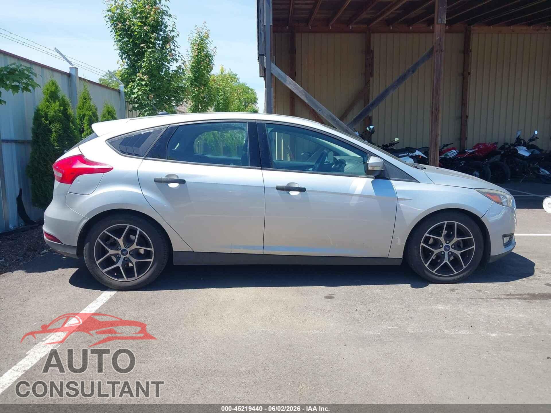 FORD FOCUS 2017 - 1FADP3M25HL344305