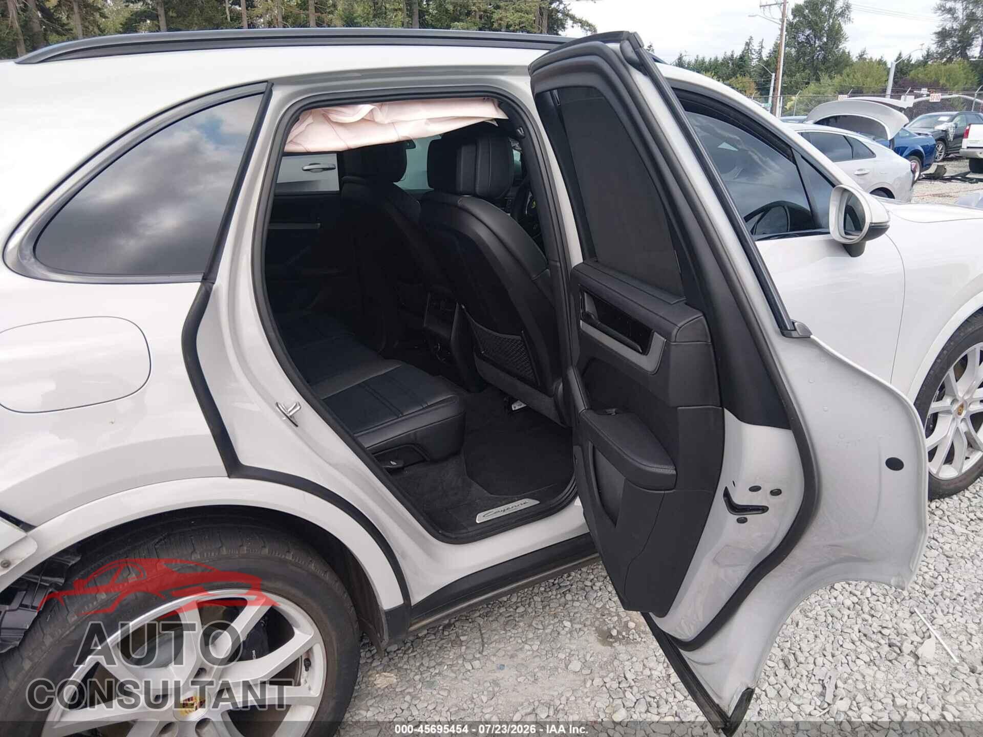 PORSCHE CAYENNE 2024 - WP1AA2AY2RDA01320