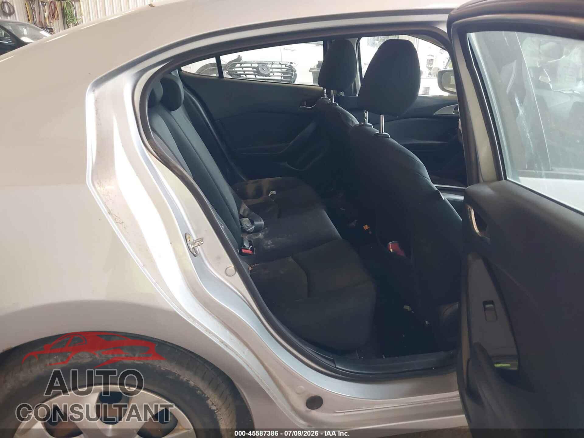 MAZDA MAZDA3 2017 - 3MZBN1U70HM107448