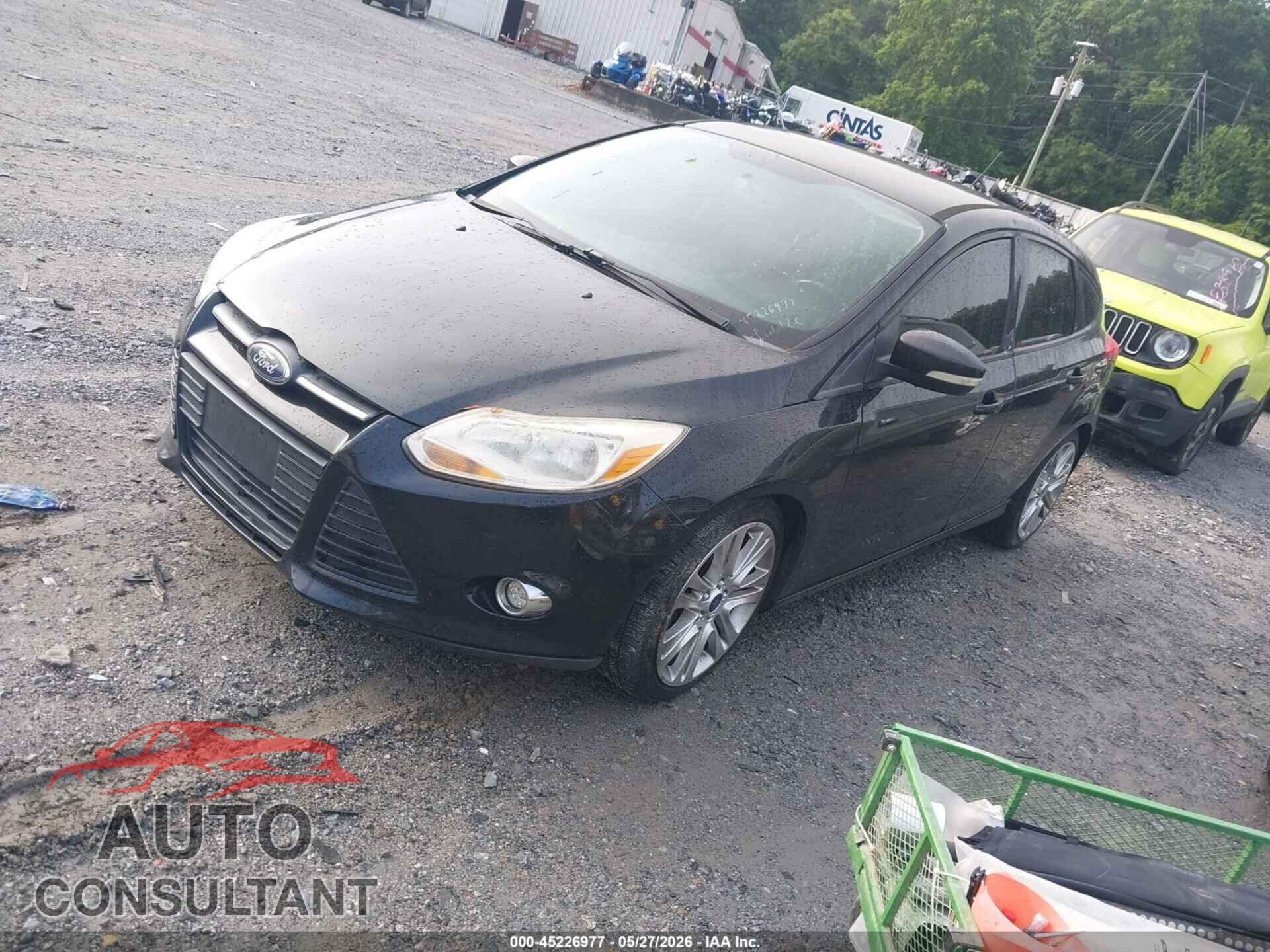FORD FOCUS 2014 - 1FADP3K2XEL305496
