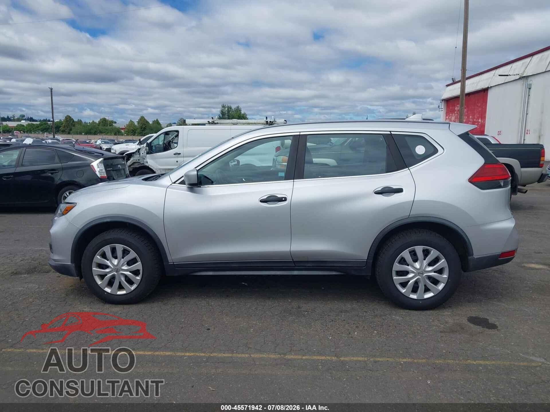 NISSAN ROGUE 2017 - KNMAT2MVXHP533909
