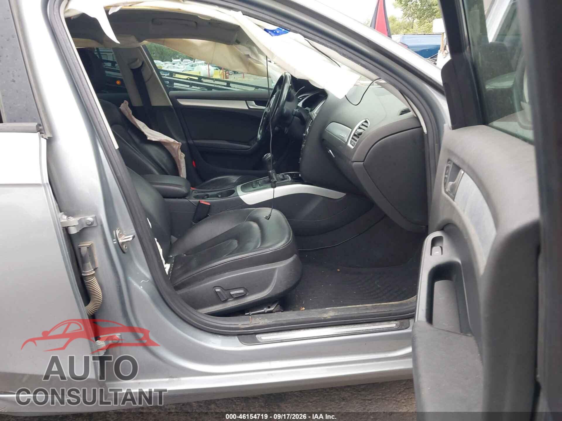 AUDI A4 2011 - WAUDFAFL8BN044287