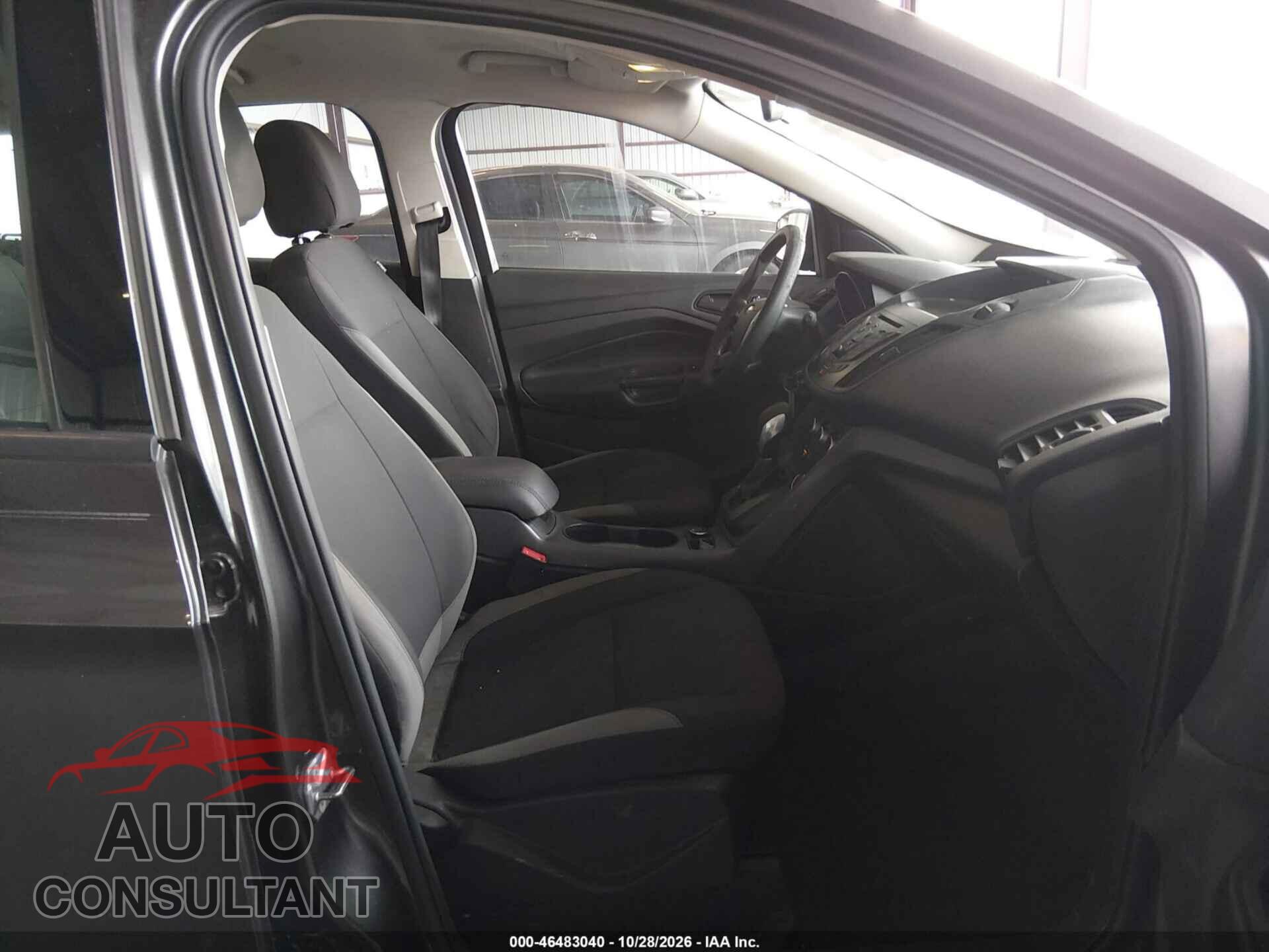 FORD ESCAPE 2016 - 1FMCU0F77GUB19443