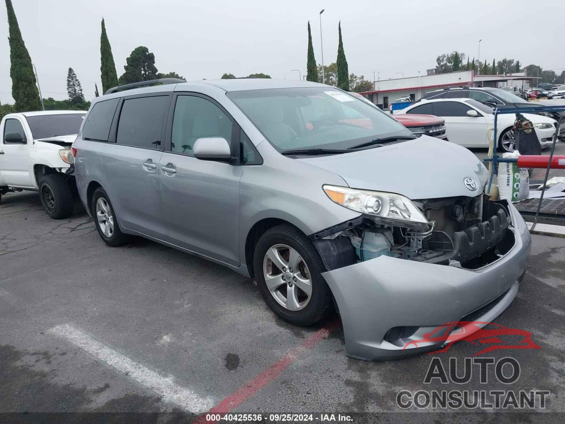 TOYOTA SIENNA 2016 - 5TDKK3DC6GS747862