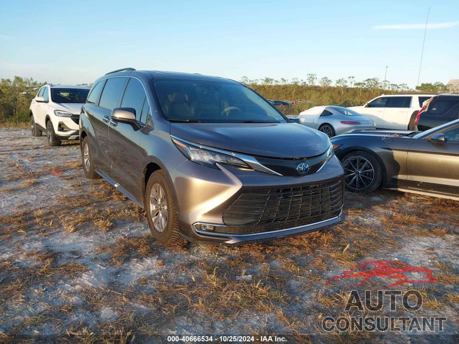 TOYOTA SIENNA 2022 - 5TDYRKEC9NS105910