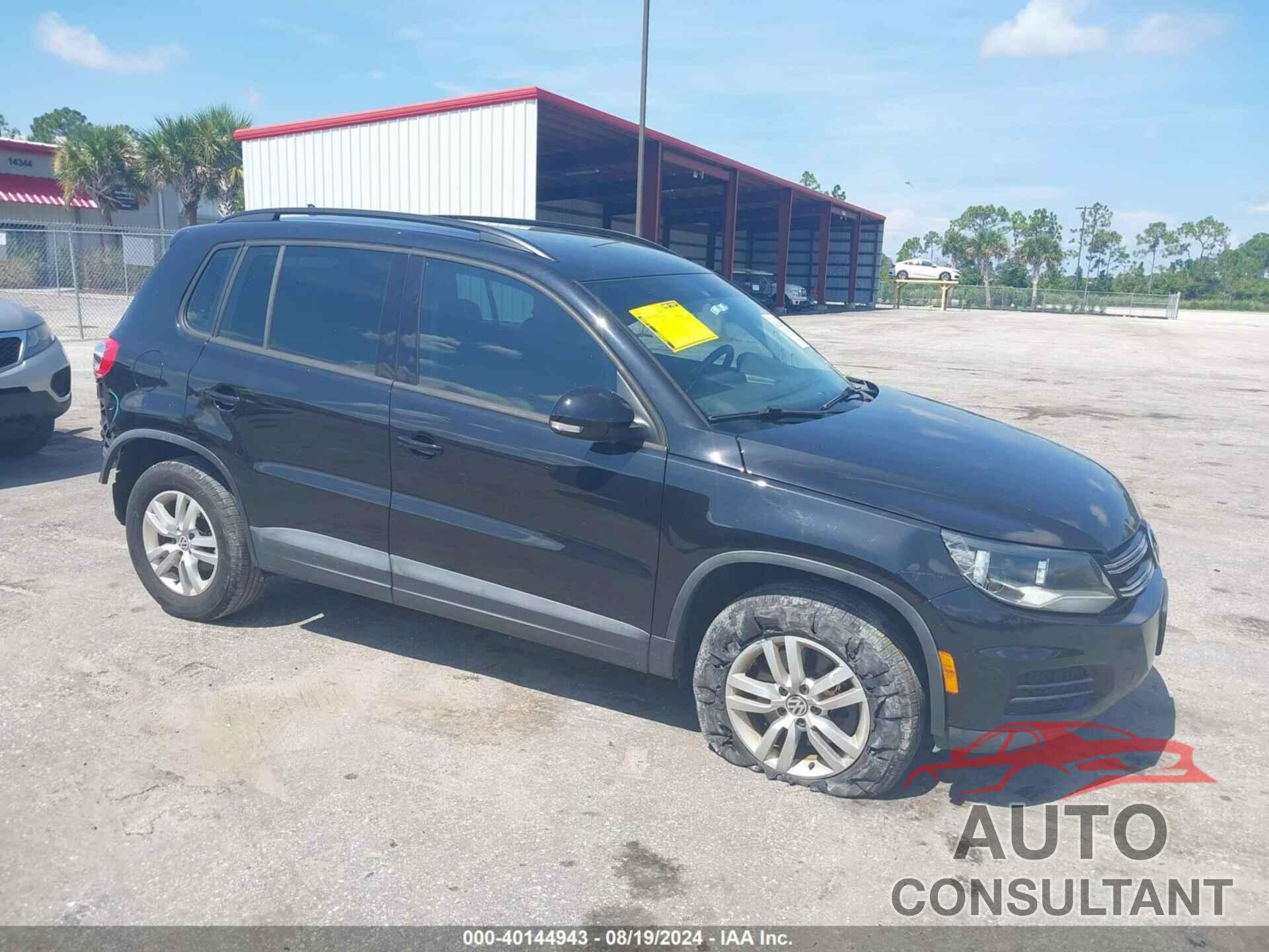 VOLKSWAGEN TIGUAN 2017 - WVGBV7AX3HK008250