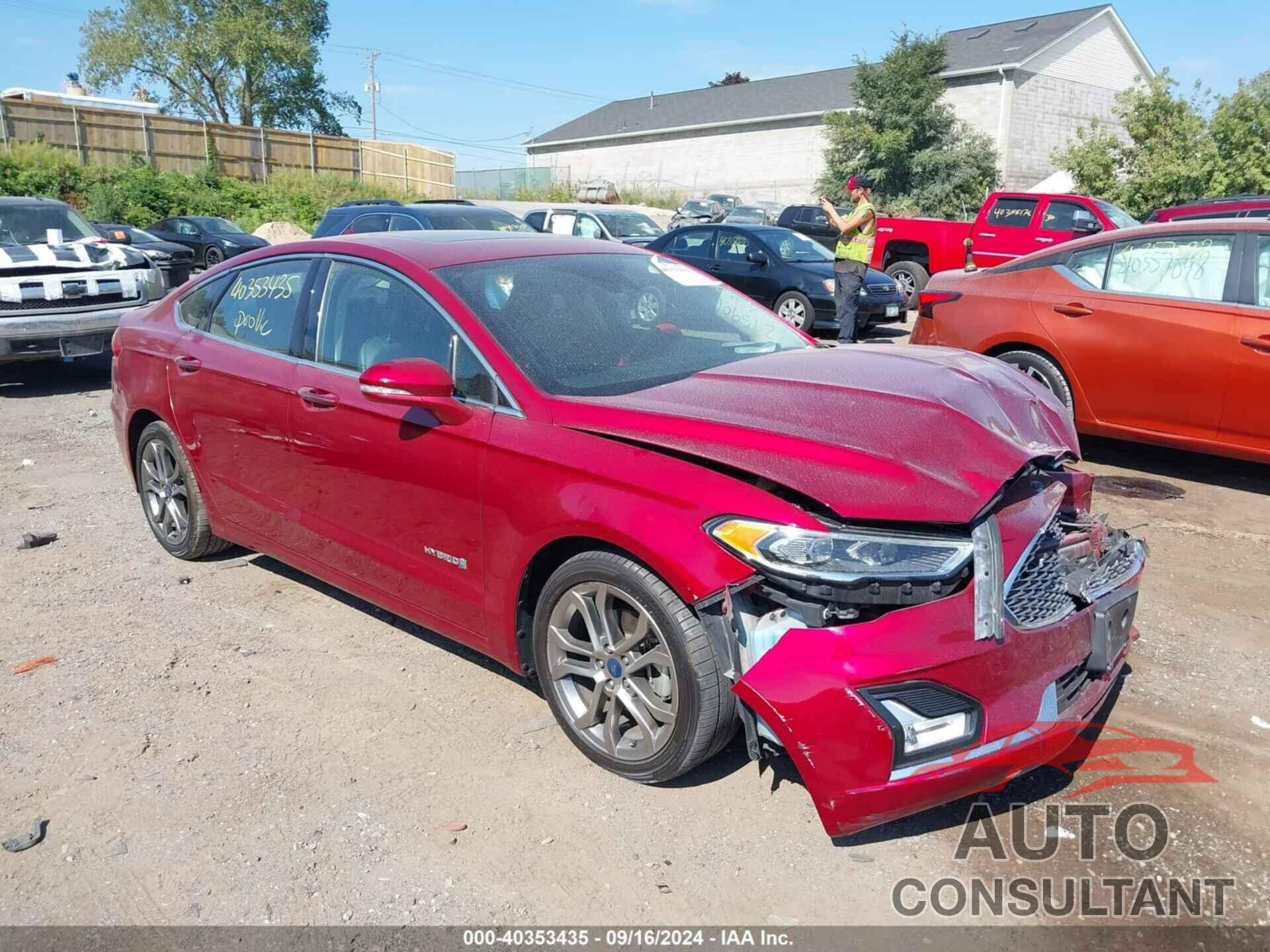 FORD FUSION HYBRID 2019 - 3FA6P0RU5KR255831