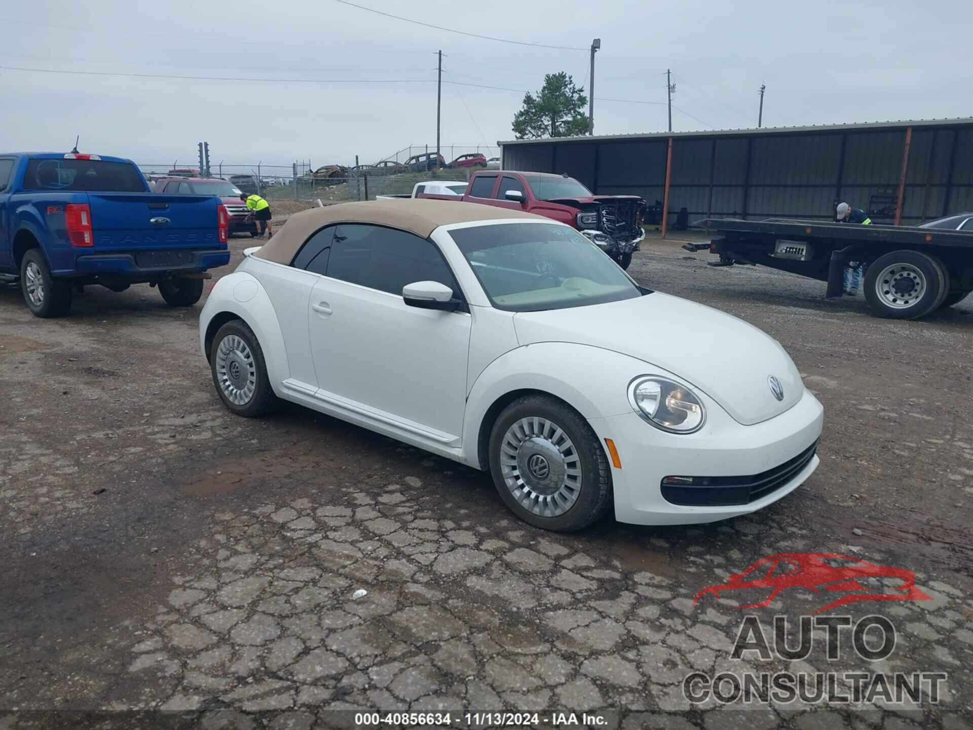 VOLKSWAGEN BEETLE 2013 - 3VW5X7AT4DM820522