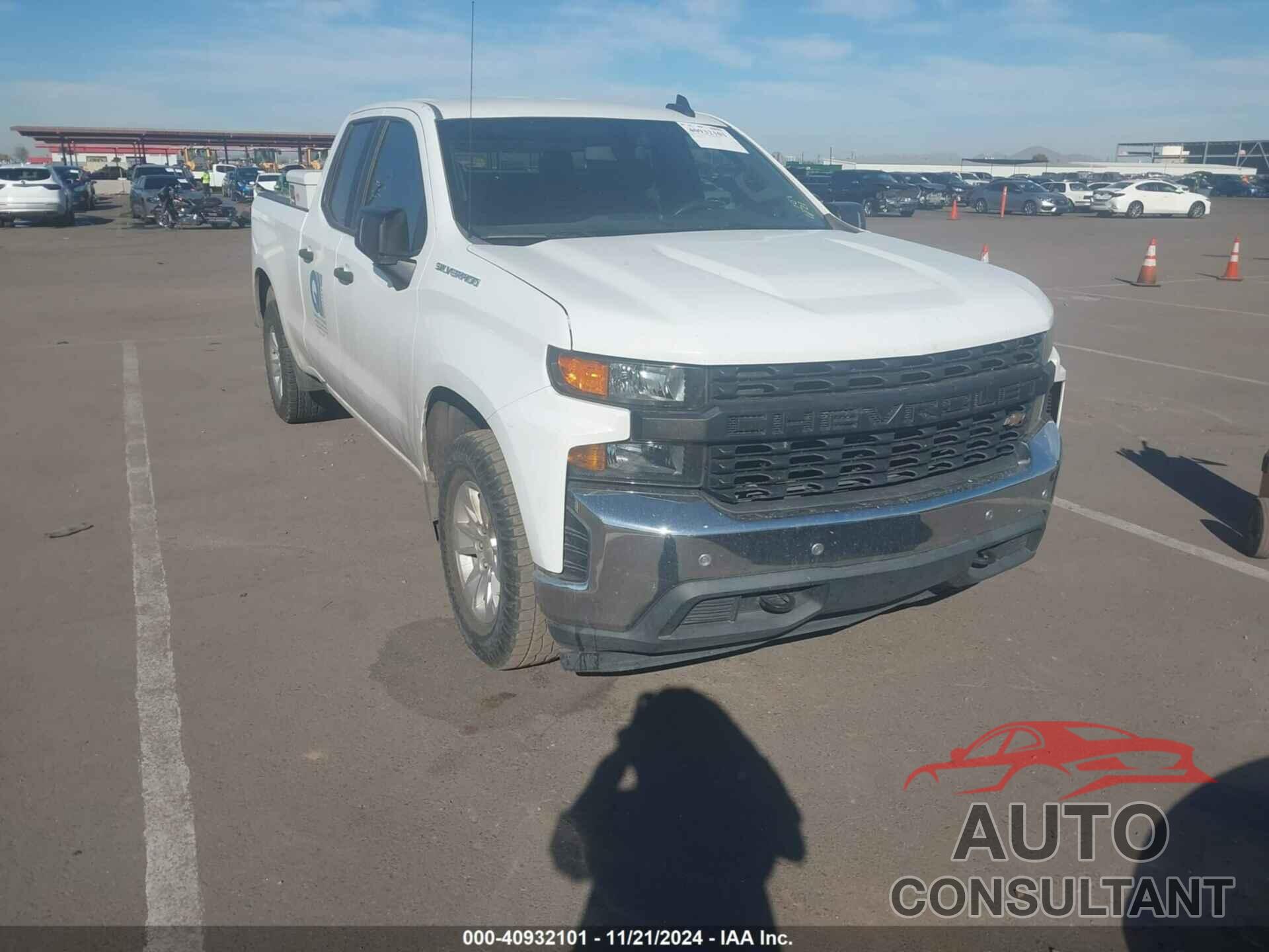 CHEVROLET SILVERADO 1500 2019 - 1GCRWAEF5KZ425138