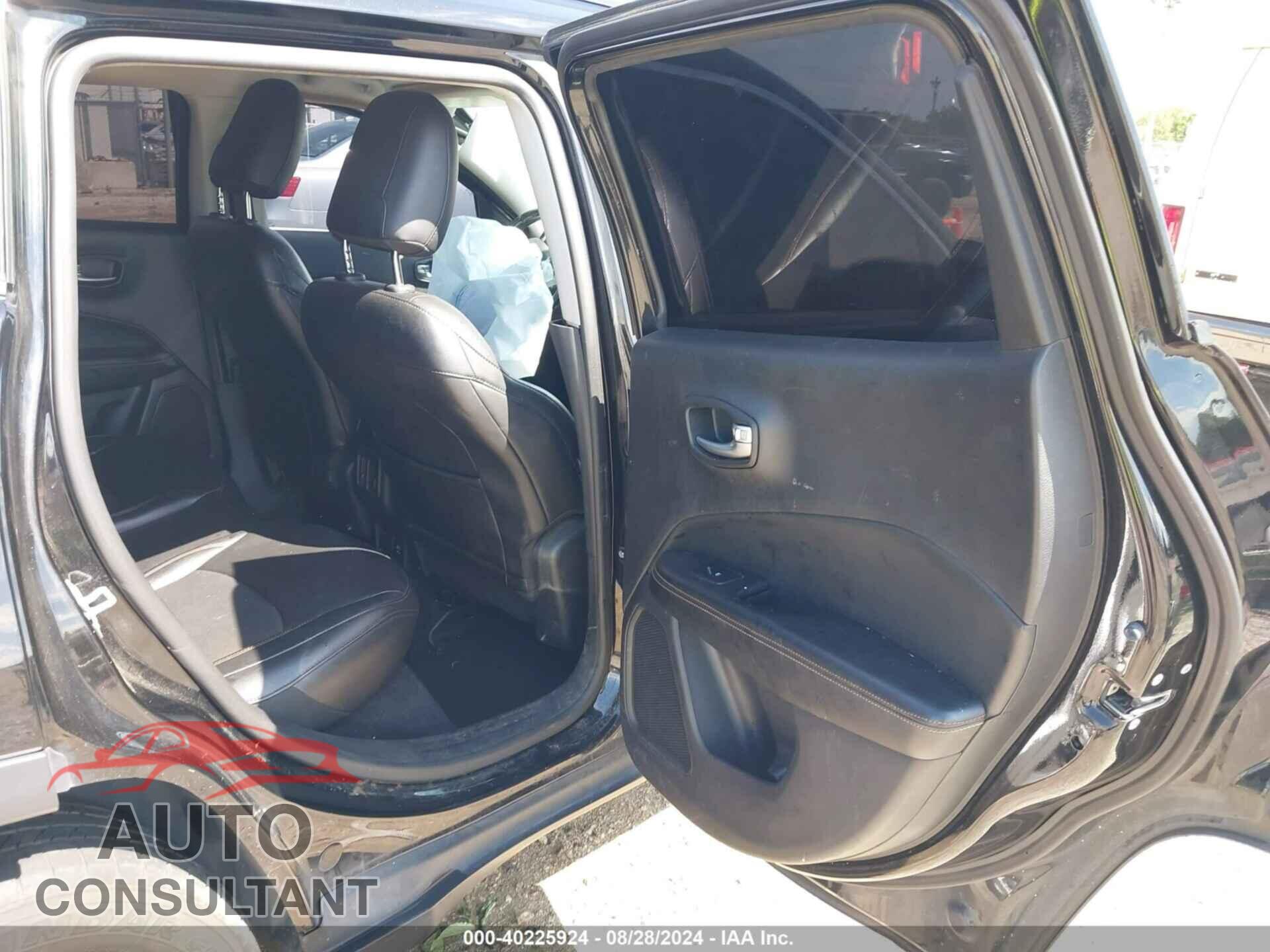 JEEP COMPASS 2019 - 3C4NJDBB4KT846677