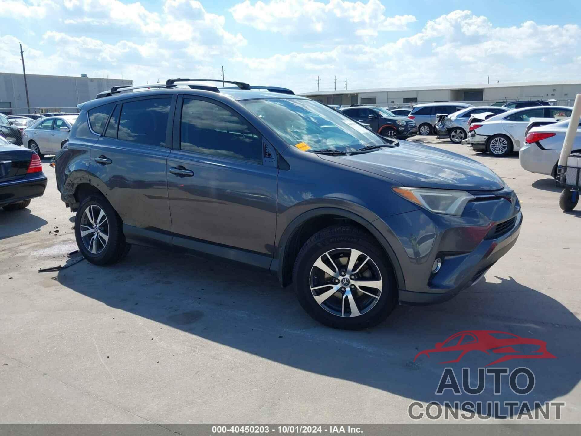 TOYOTA RAV4 2017 - JTMWFREV7HJ117260