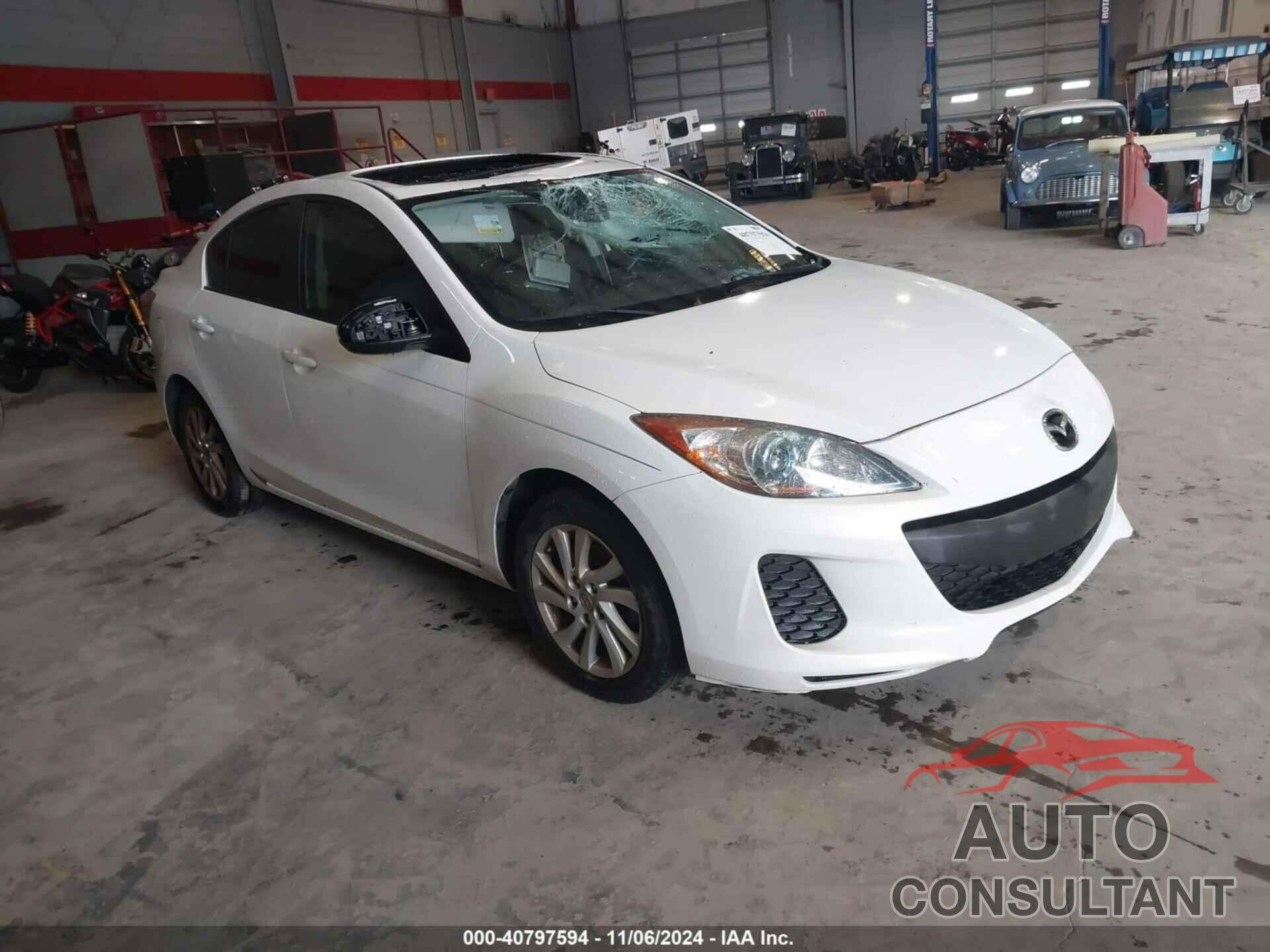 MAZDA MAZDA3 2012 - JM1BL1W74C1635506