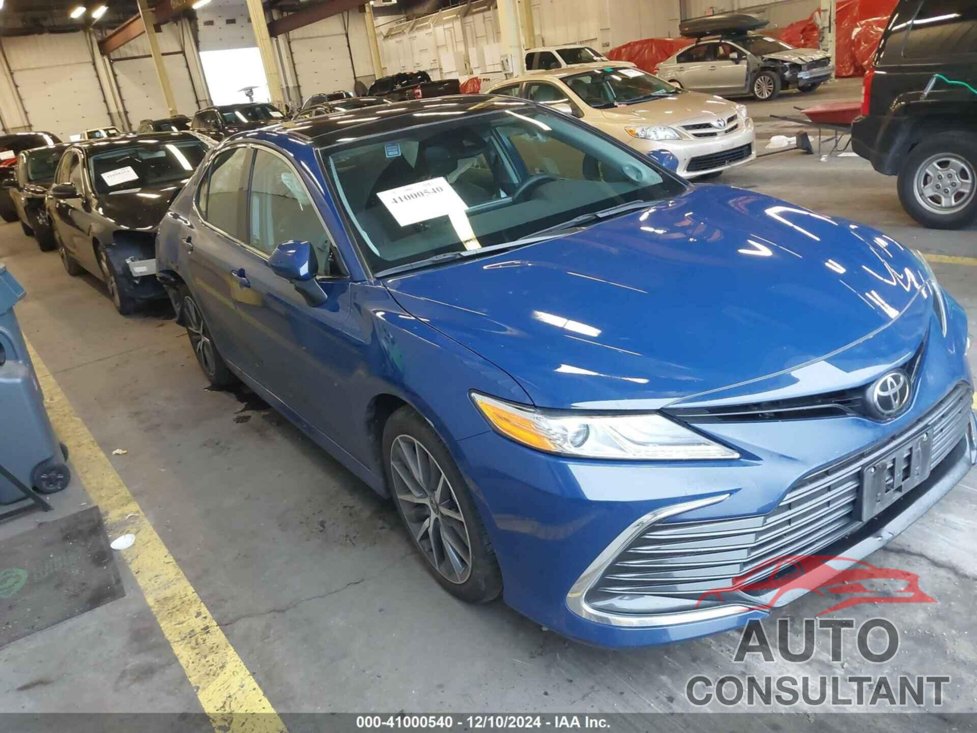 TOYOTA CAMRY 2023 - 4T1F11BK2PU088401