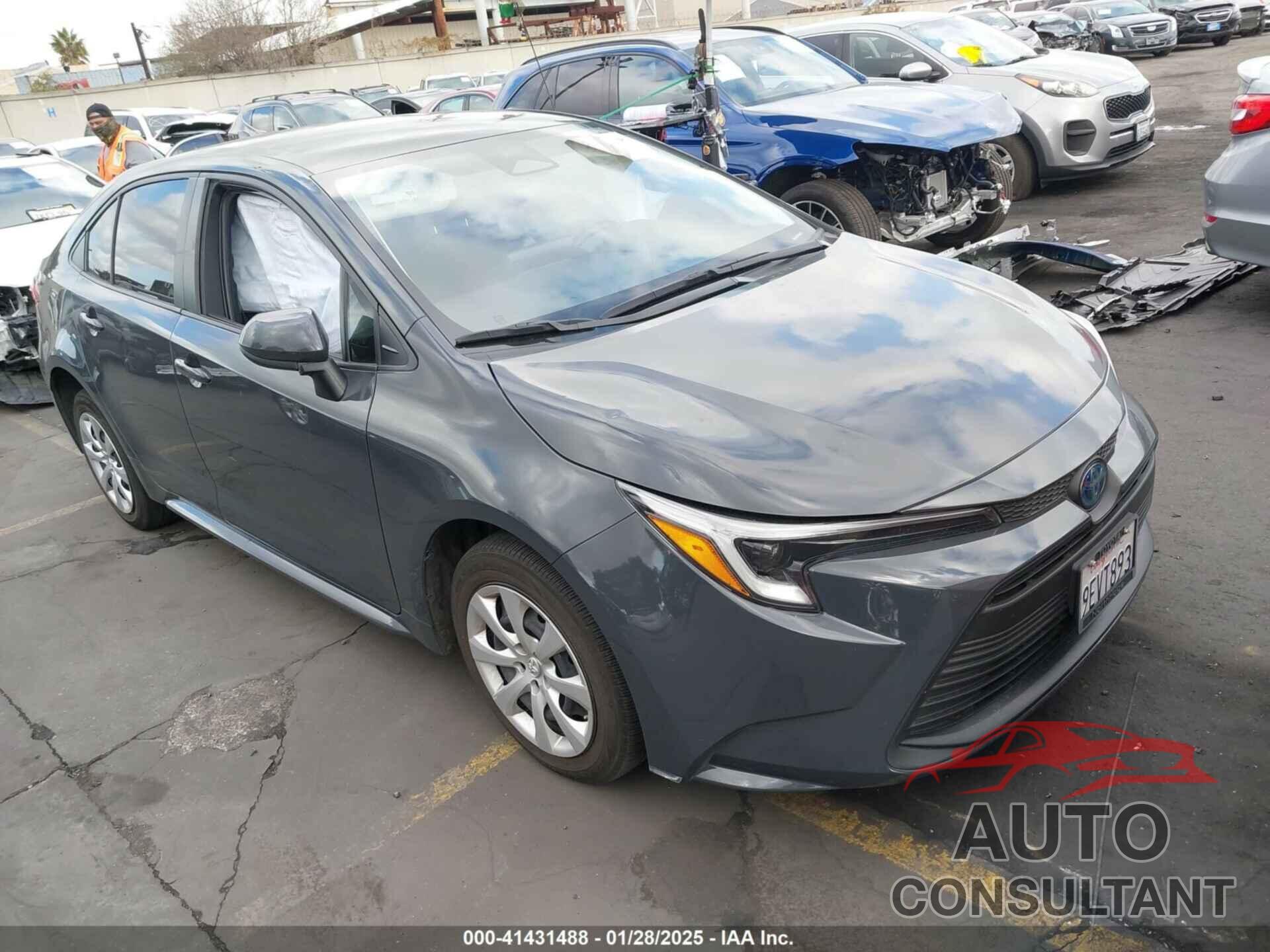 TOYOTA COROLLA 2023 - JTDBCMFE1P3005470
