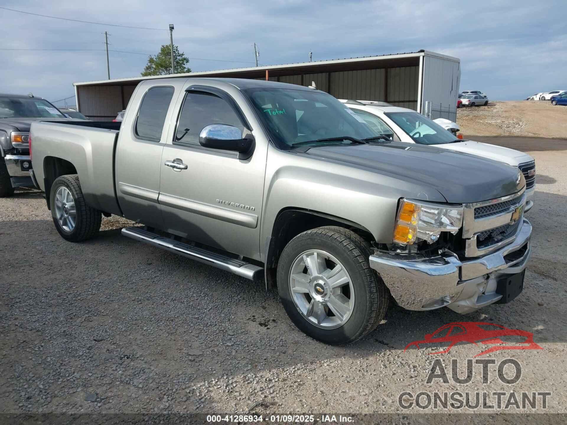 CHEVROLET SILVERADO 1500 2013 - 1GCRCSE01DZ155855