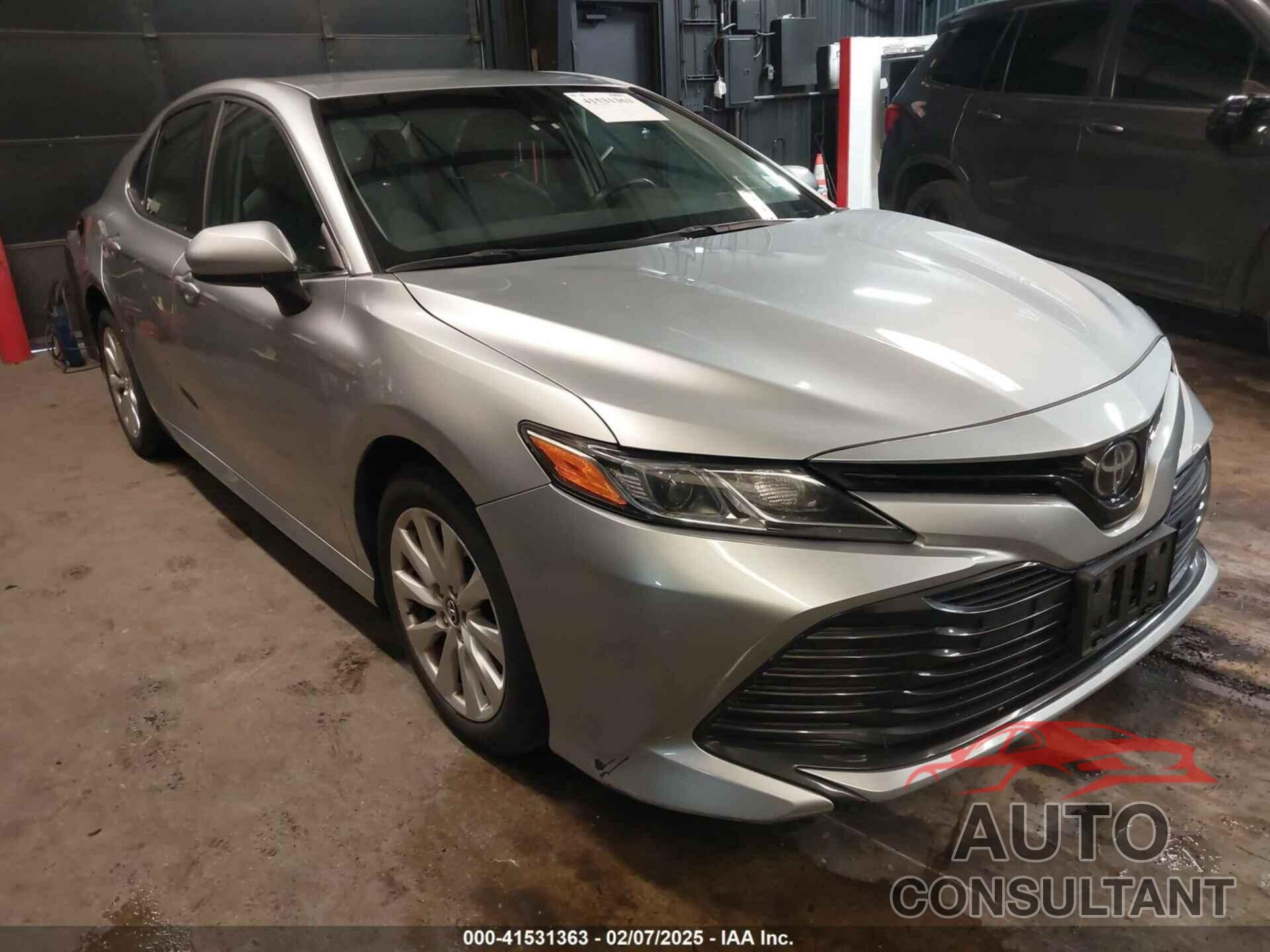 TOYOTA CAMRY 2018 - 4T1B11HKXJU028315
