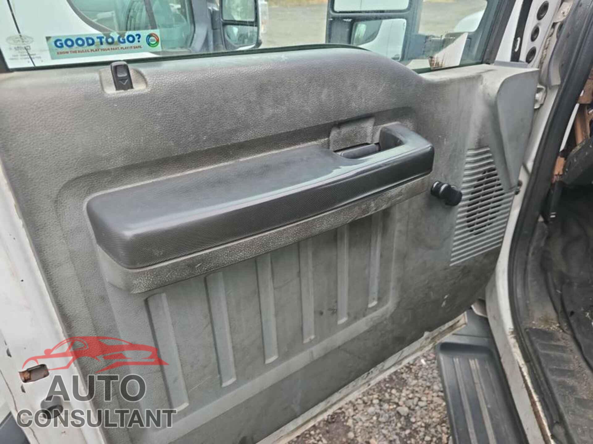 FORD F-350 CHASSIS 2014 - 1FDBF3F63EEB68399