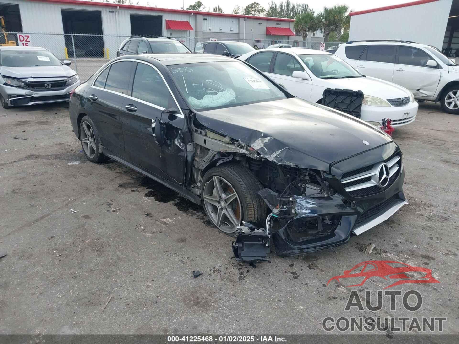 MERCEDES-BENZ C 300 2015 - 55SWF4KB7FU048828