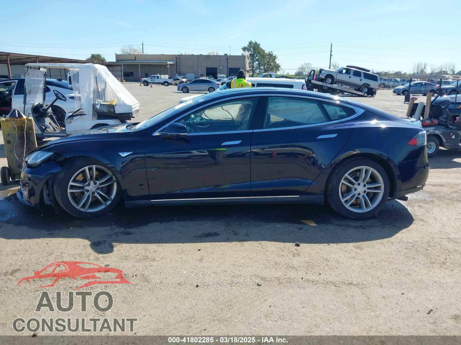 TESLA MODEL S 2014 - 5YJSA1H11EFP47897