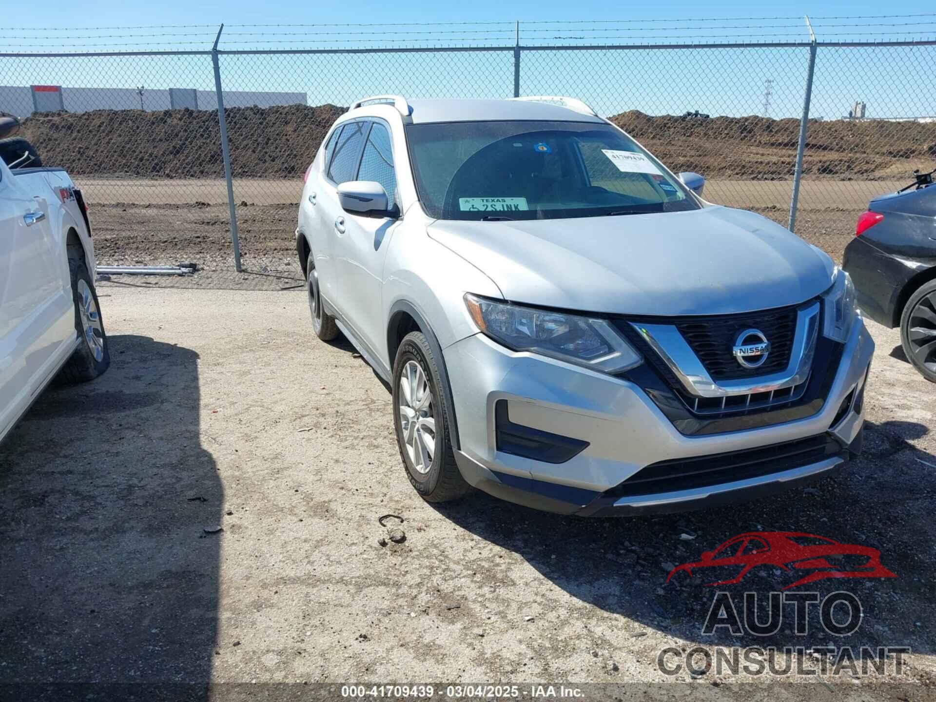 NISSAN ROGUE 2017 - KNMAT2MV8HP533844