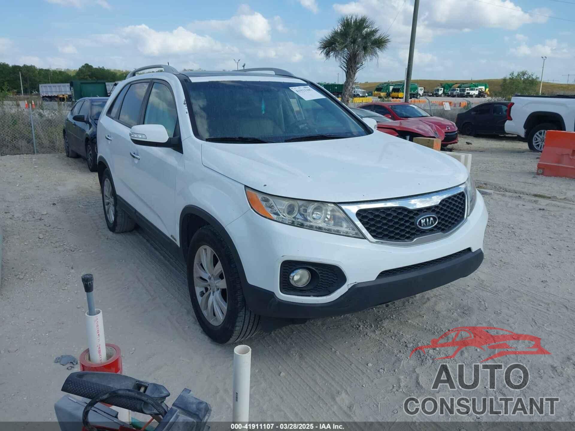 KIA SORENTO 2011 - 5XYKUDA22BG008845