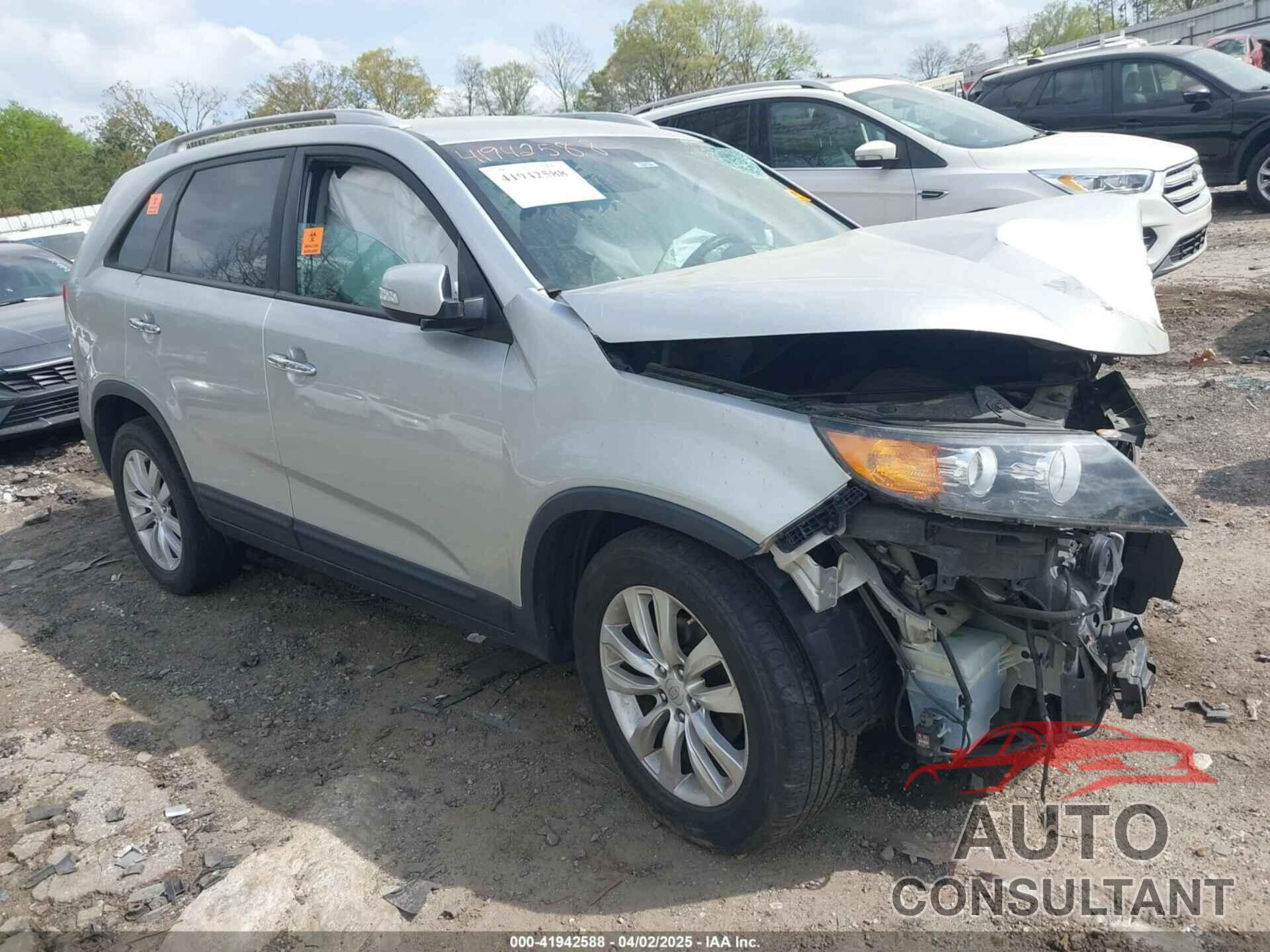 KIA SORENTO 2011 - 5XYKT4A22BG063573