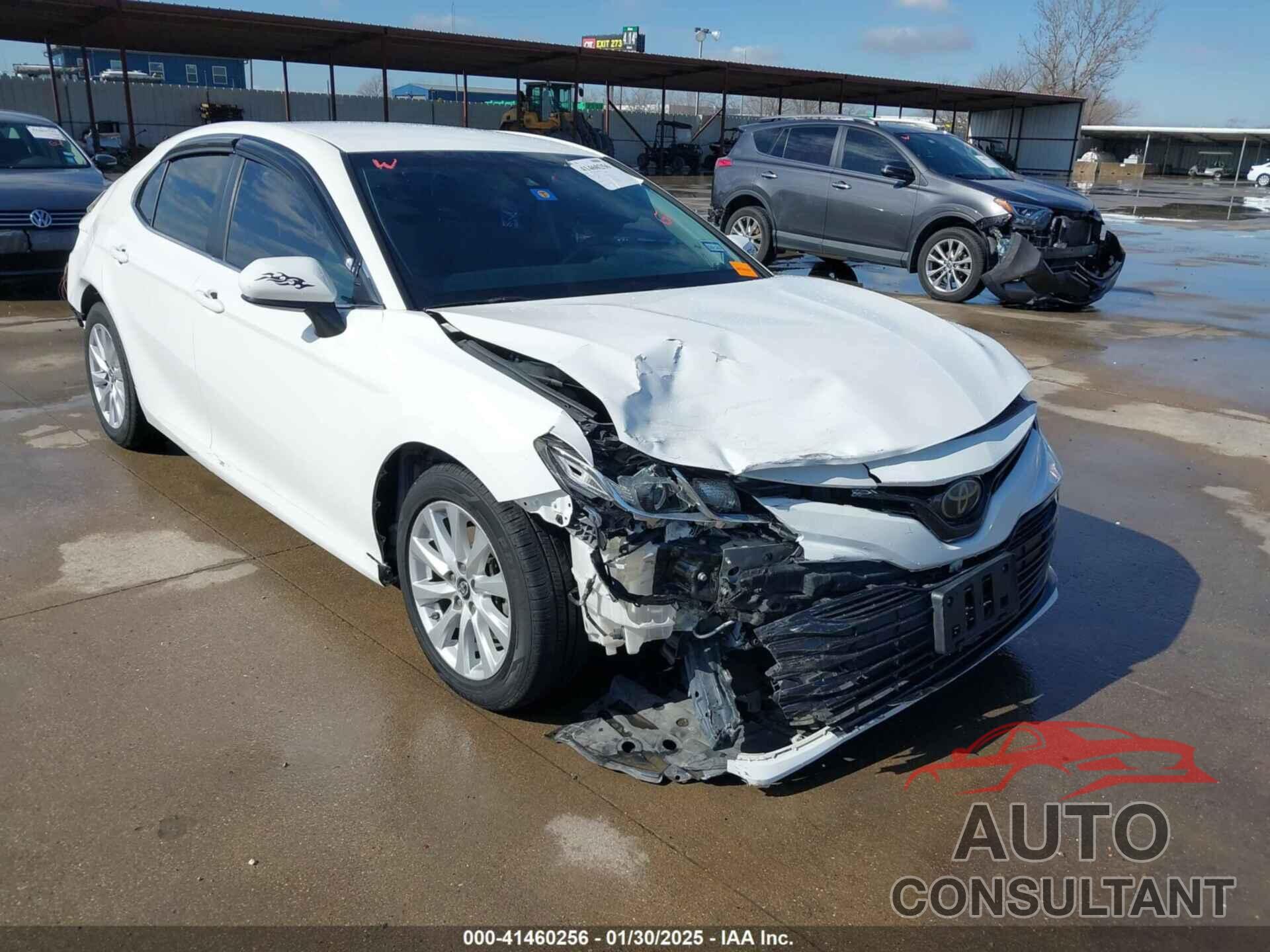 TOYOTA CAMRY 2018 - 4T1B11HK3JU059518
