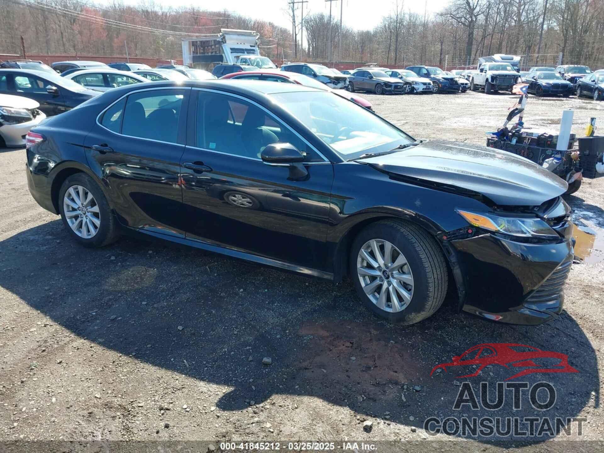 TOYOTA CAMRY 2018 - 4T1B11HK5JU573645