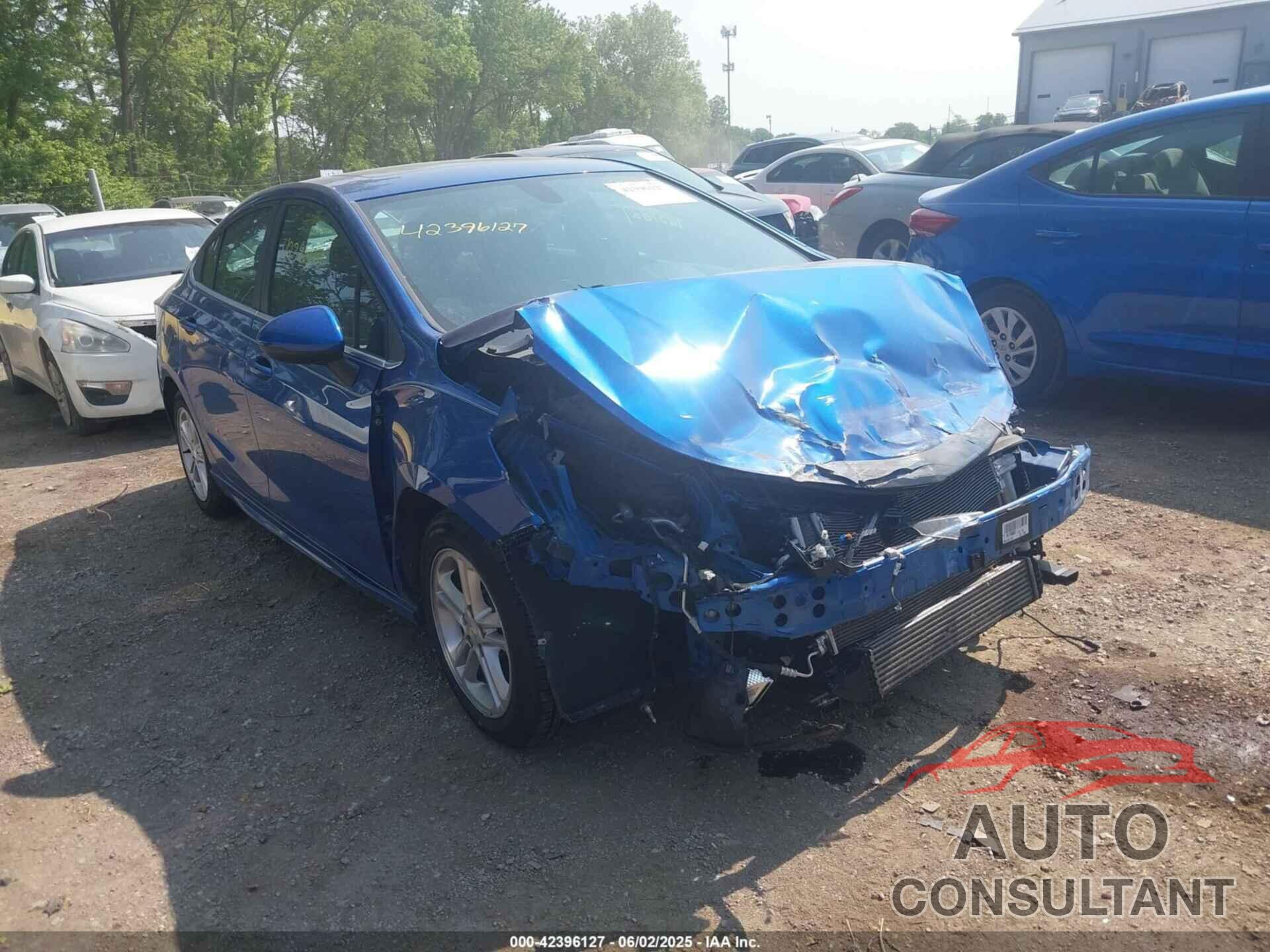 CHEVROLET CRUZE 2018 - 1G1BE5SM9J7197842