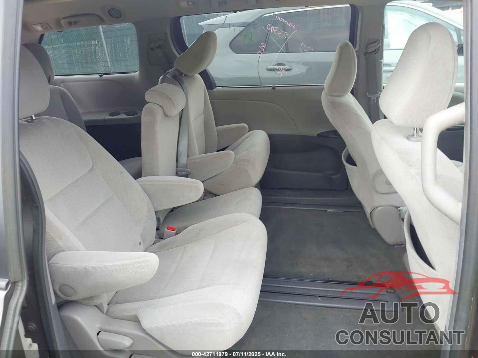 TOYOTA SIENNA 2015 - 5TDKK3DC8FS688568