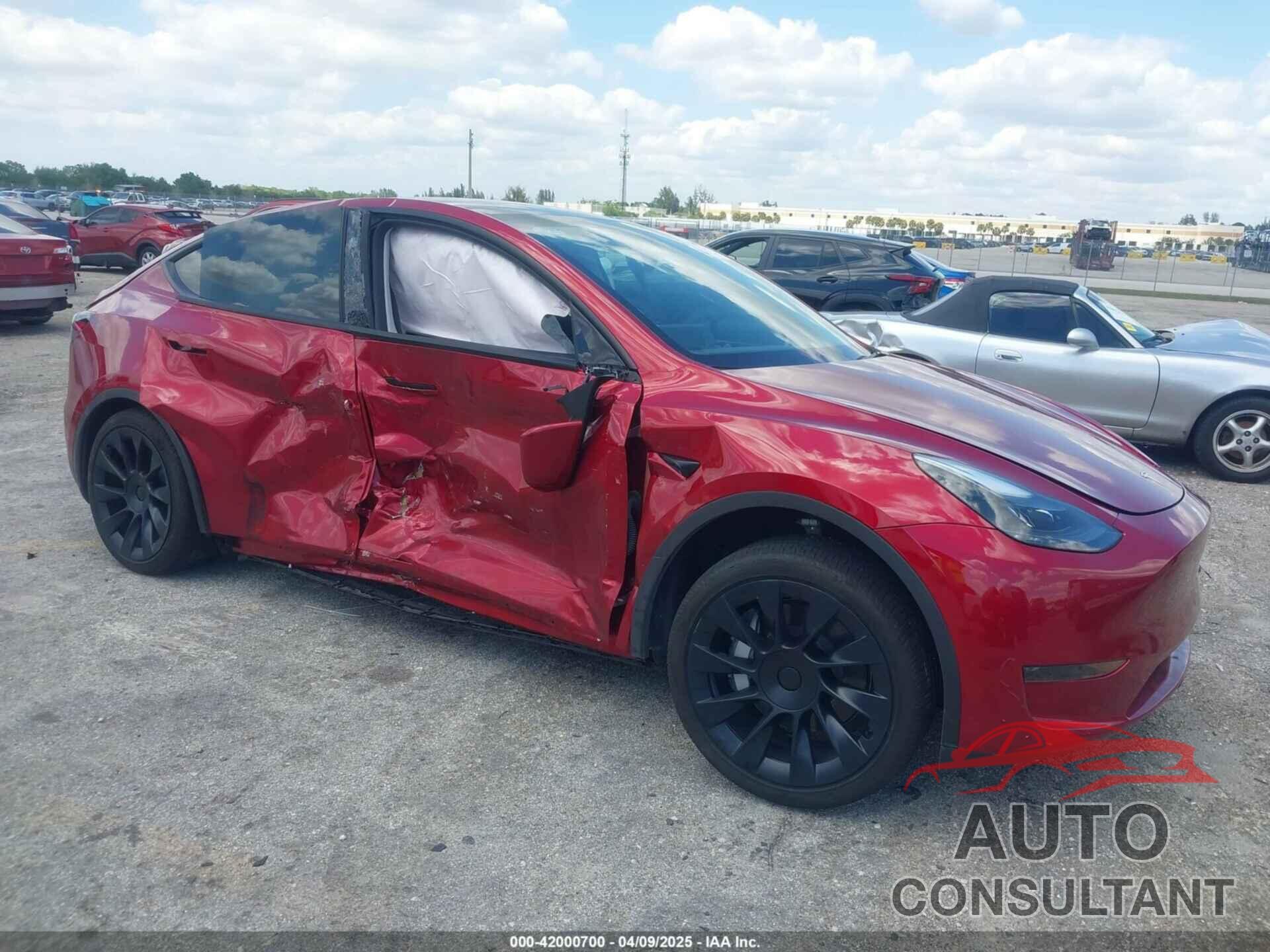 TESLA MODEL Y 2024 - 7SAYGDED7RF045410