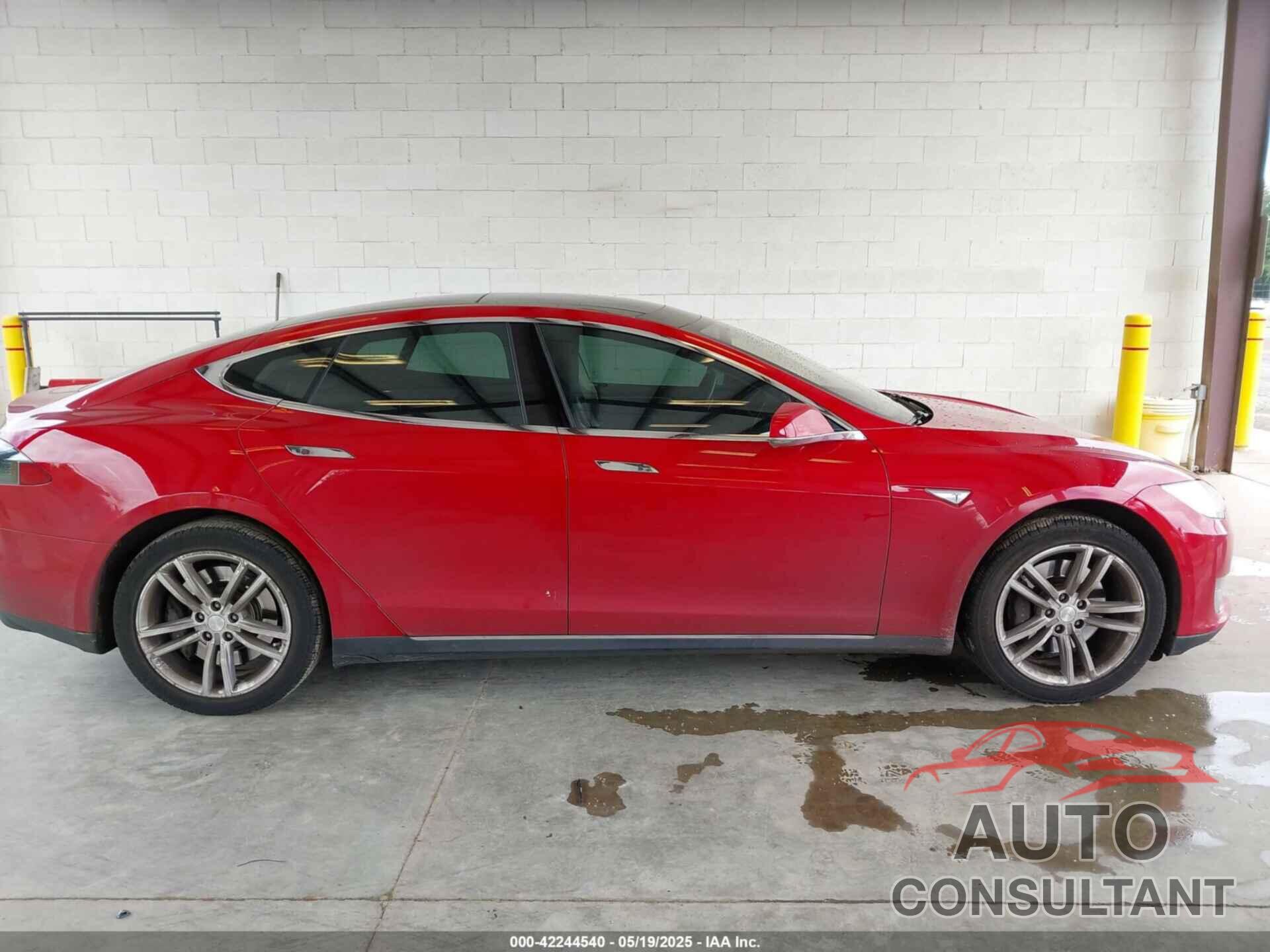 TESLA MODEL S 2013 - 5YJSA1CN7DFP26996