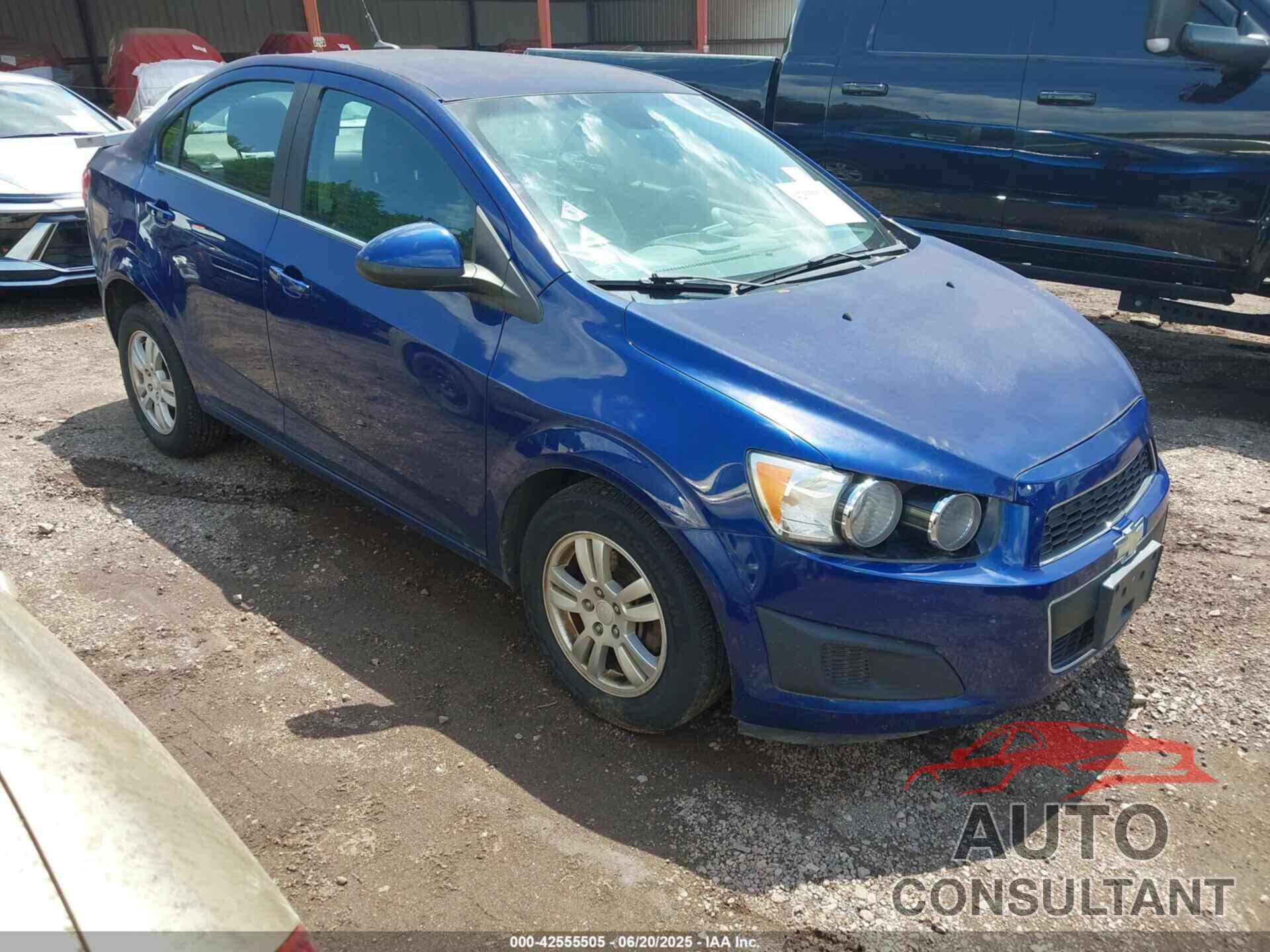 CHEVROLET SONIC 2013 - 1G1JC5SH6D4117133
