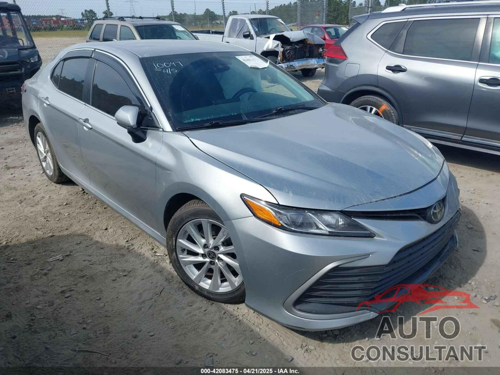 TOYOTA CAMRY 2021 - 4T1C11AK6MU443408