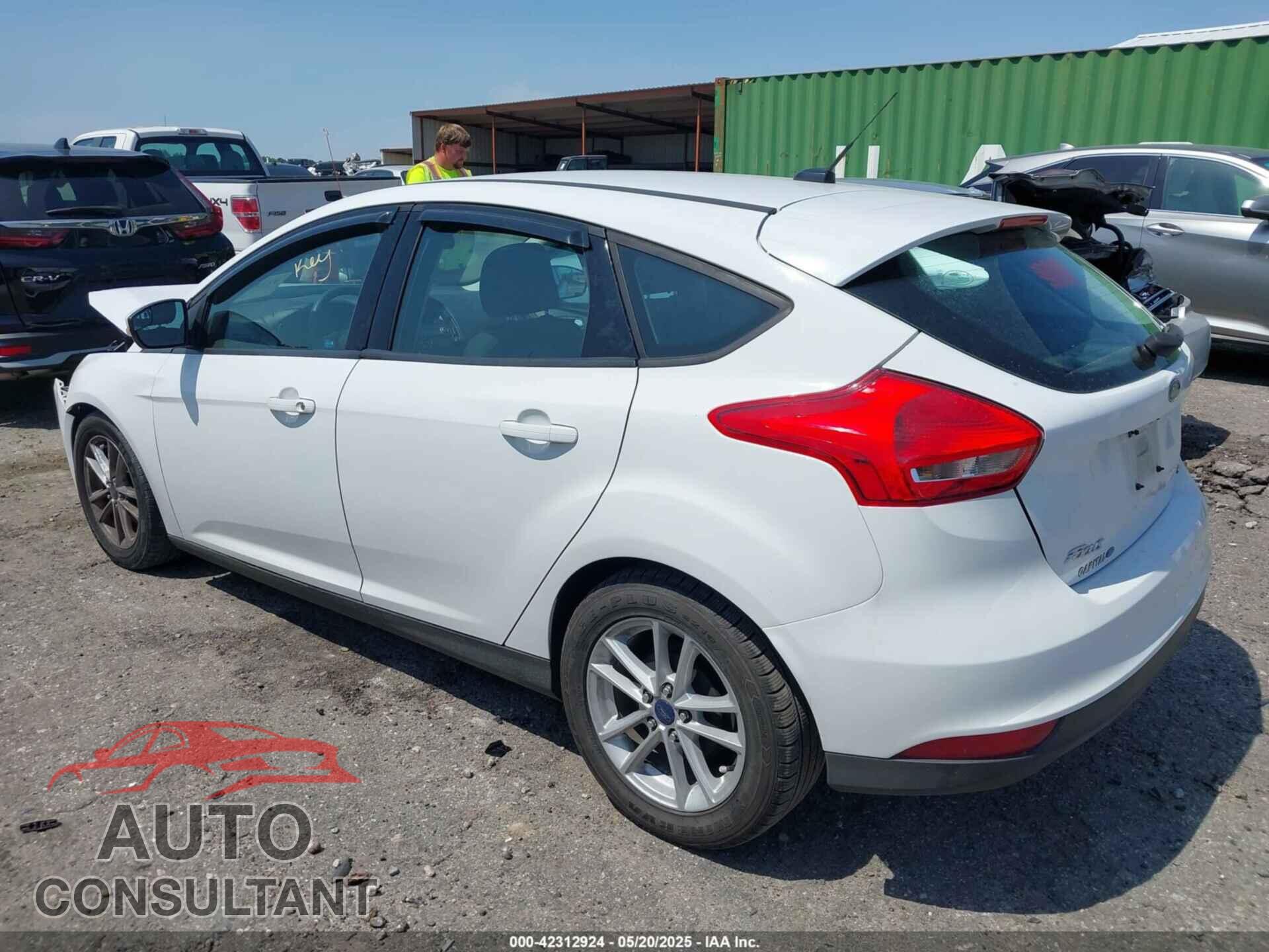 FORD FOCUS 2017 - 1FADP3K23HL262009