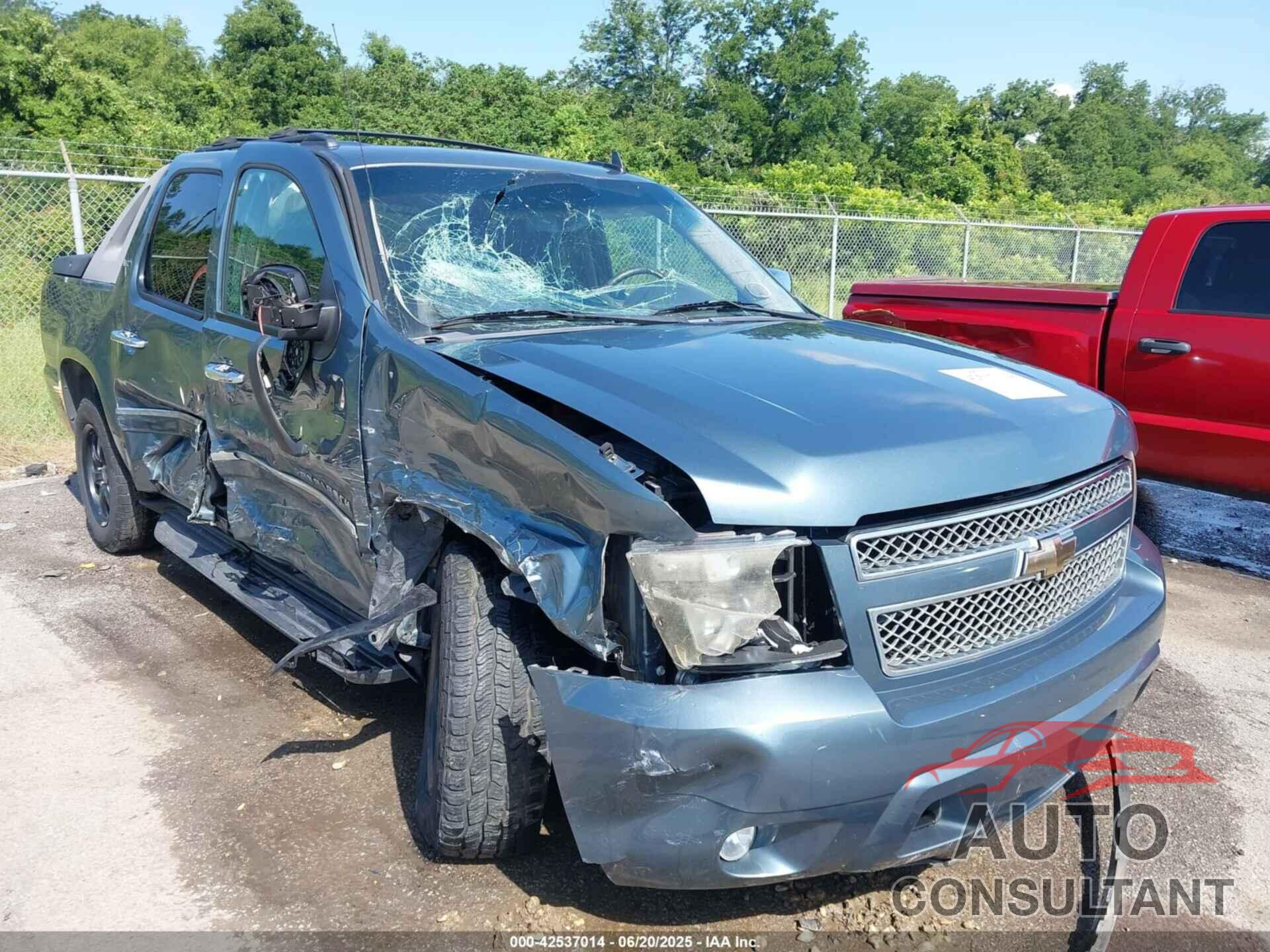 CHEVROLET AVALANCHE 1500 2011 - 3GNTKGE3XBG224756