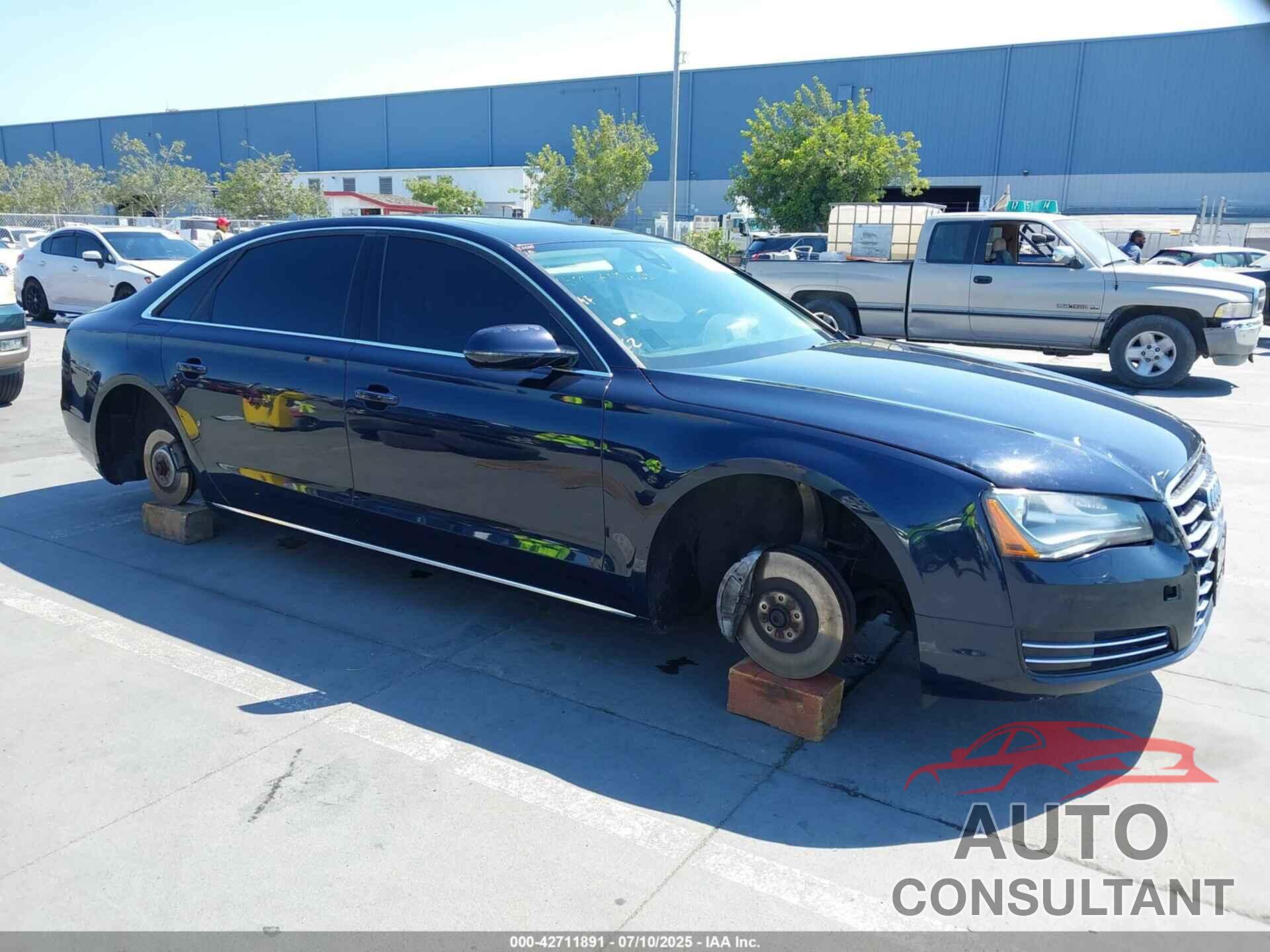 AUDI A8 L 2012 - WAURVAFD4CN016182