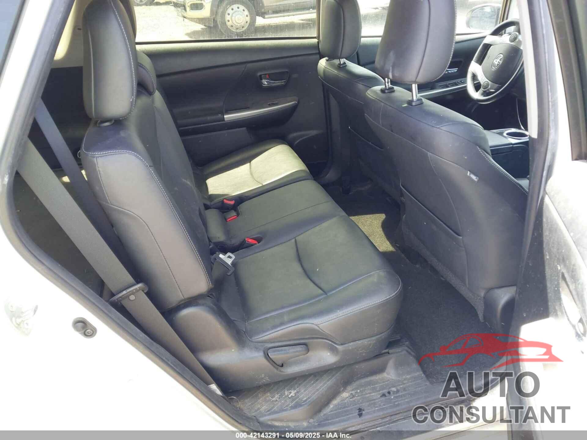TOYOTA PRIUS V 2016 - JTDZN3EU6GJ047561