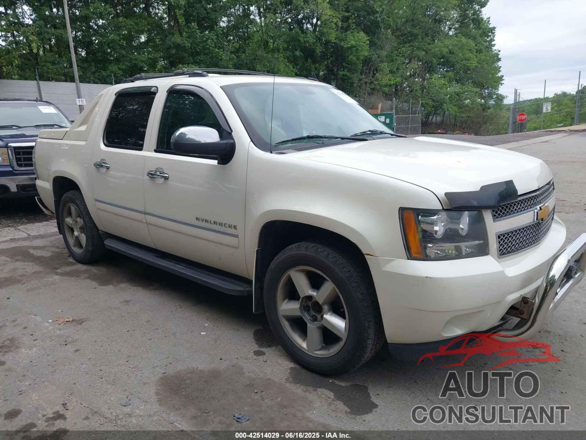 CHEVROLET AVALANCHE 1500 2012 - 3GNTKGE76CG218103